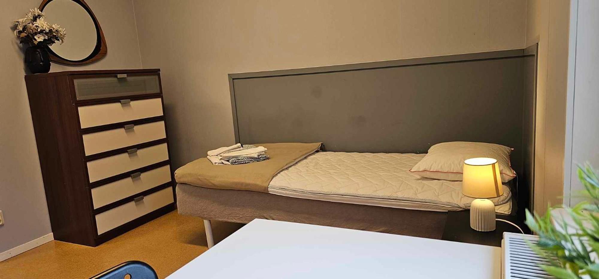 Double Room with Private Bathroom - Photo 10