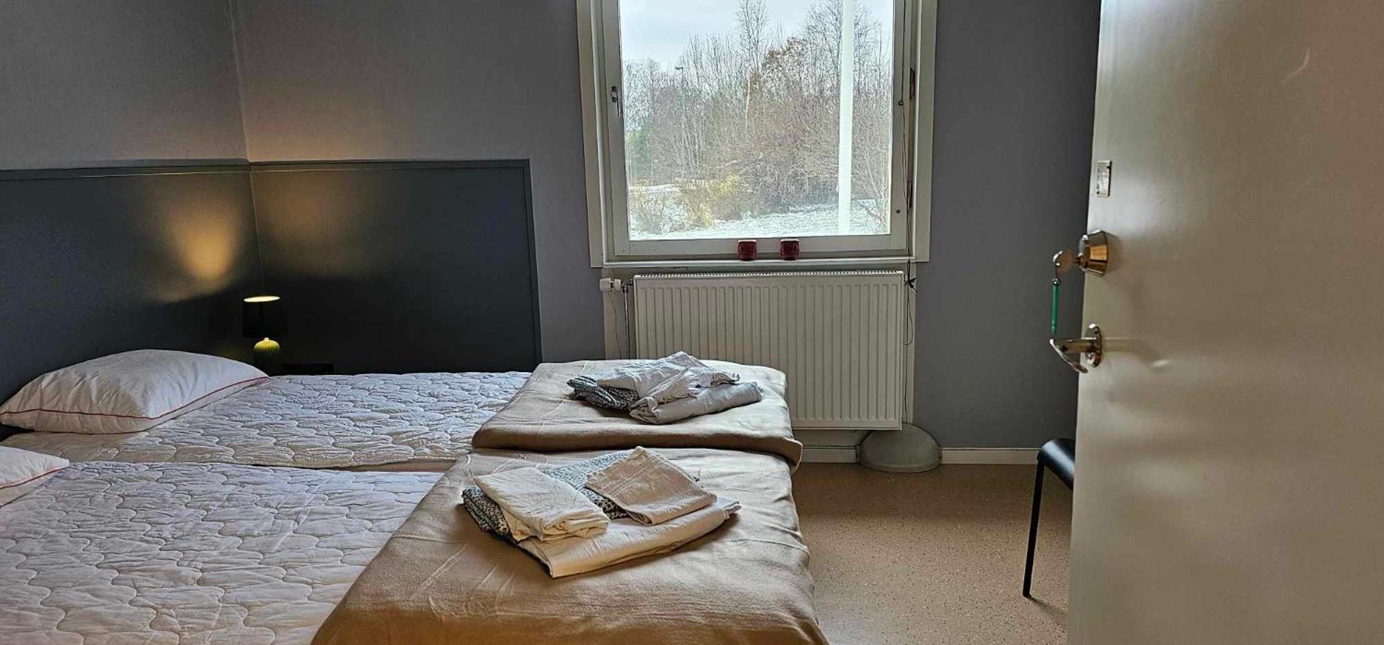 Double Room with Private Bathroom - Photo 12