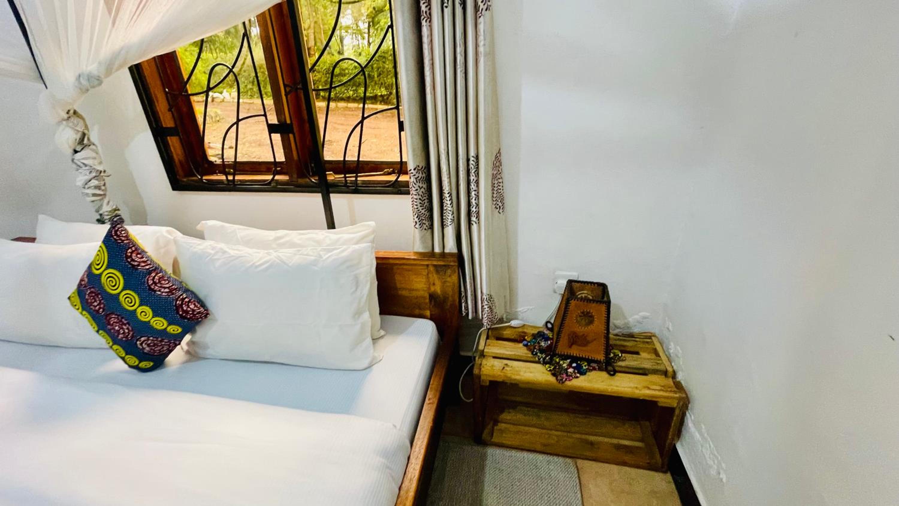 Double Room with Private Bathroom photo 2