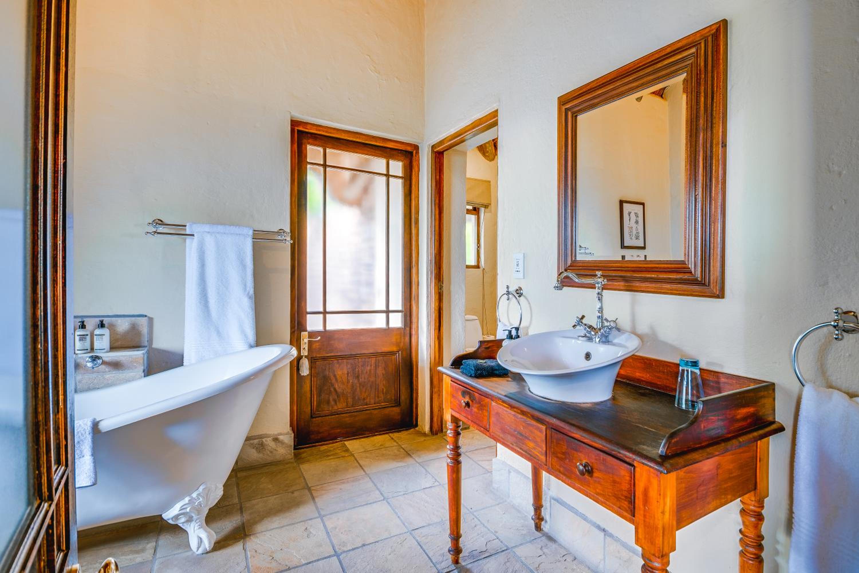 Luxury Double or Twin Room - Photo 4