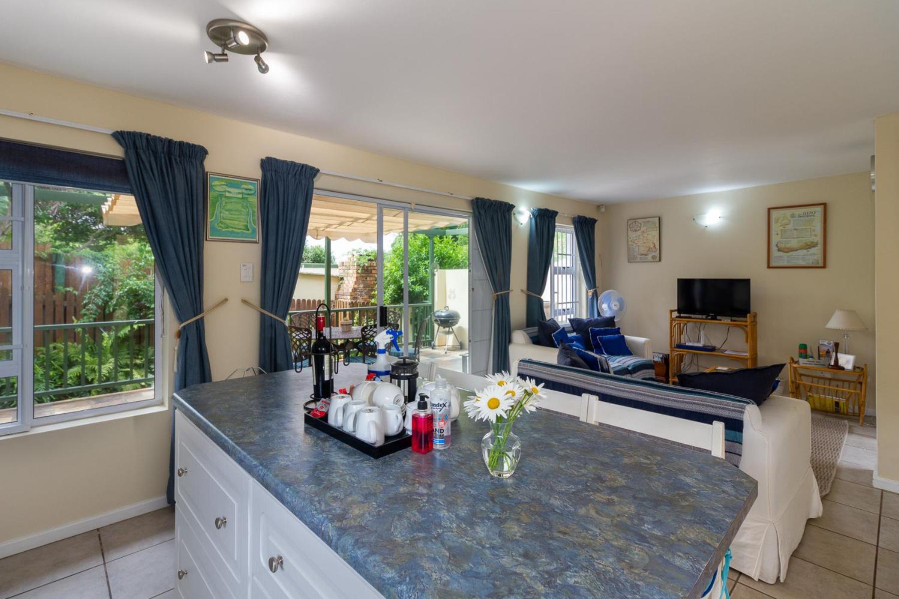 Apartment - Photo 4