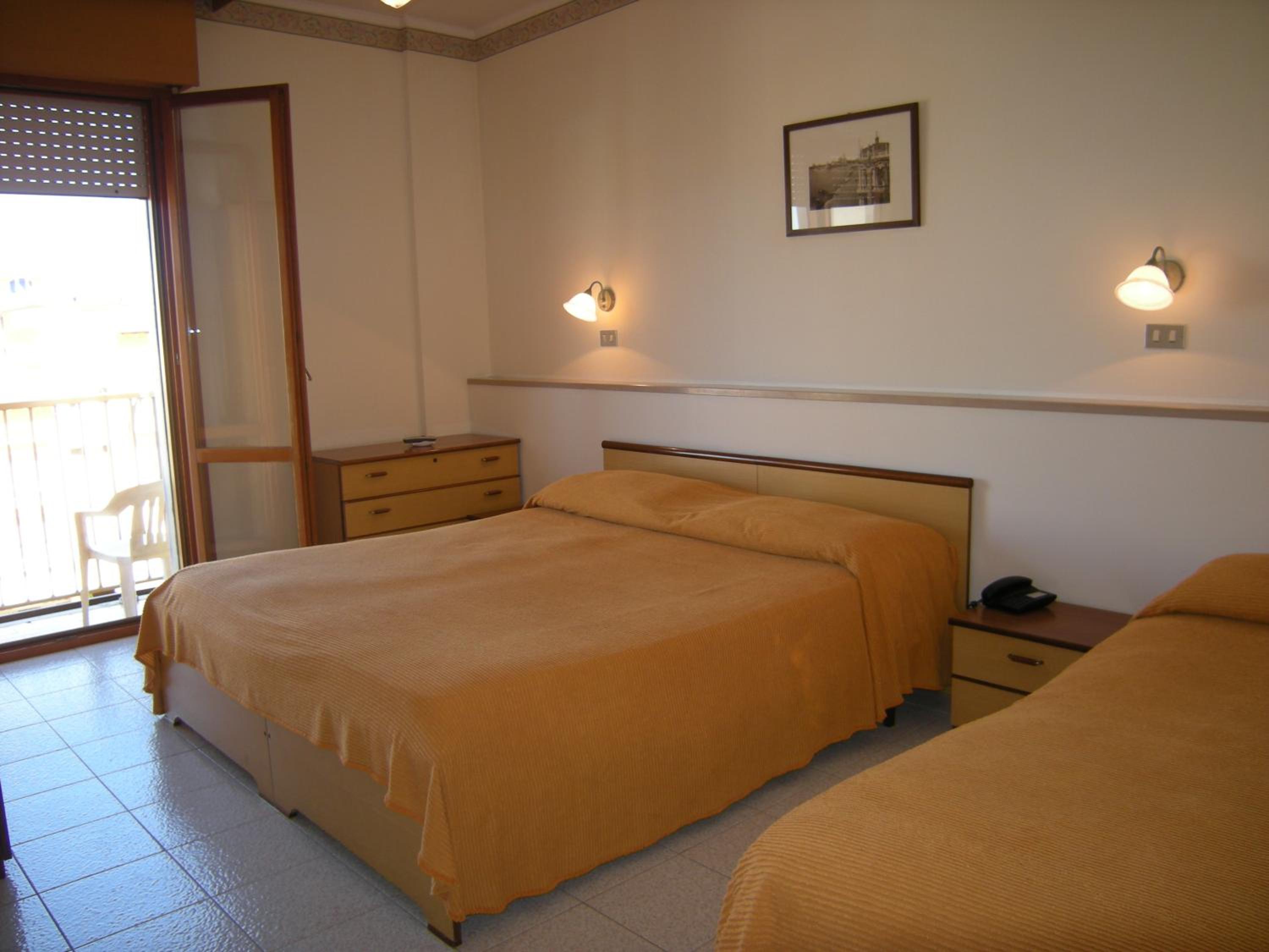 Triple Room - Photo 2
