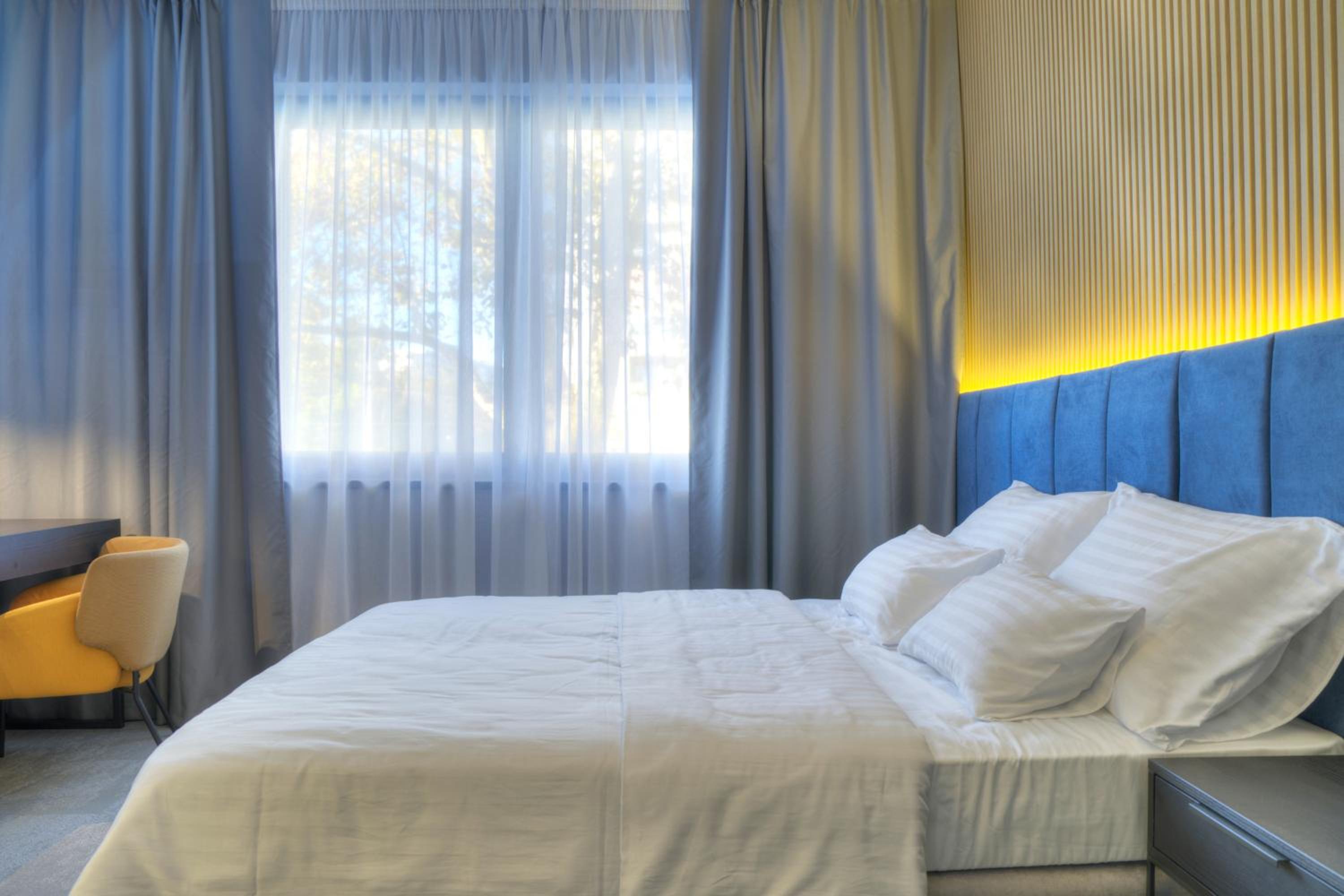 Double or Twin Room with Shower - Photo 21