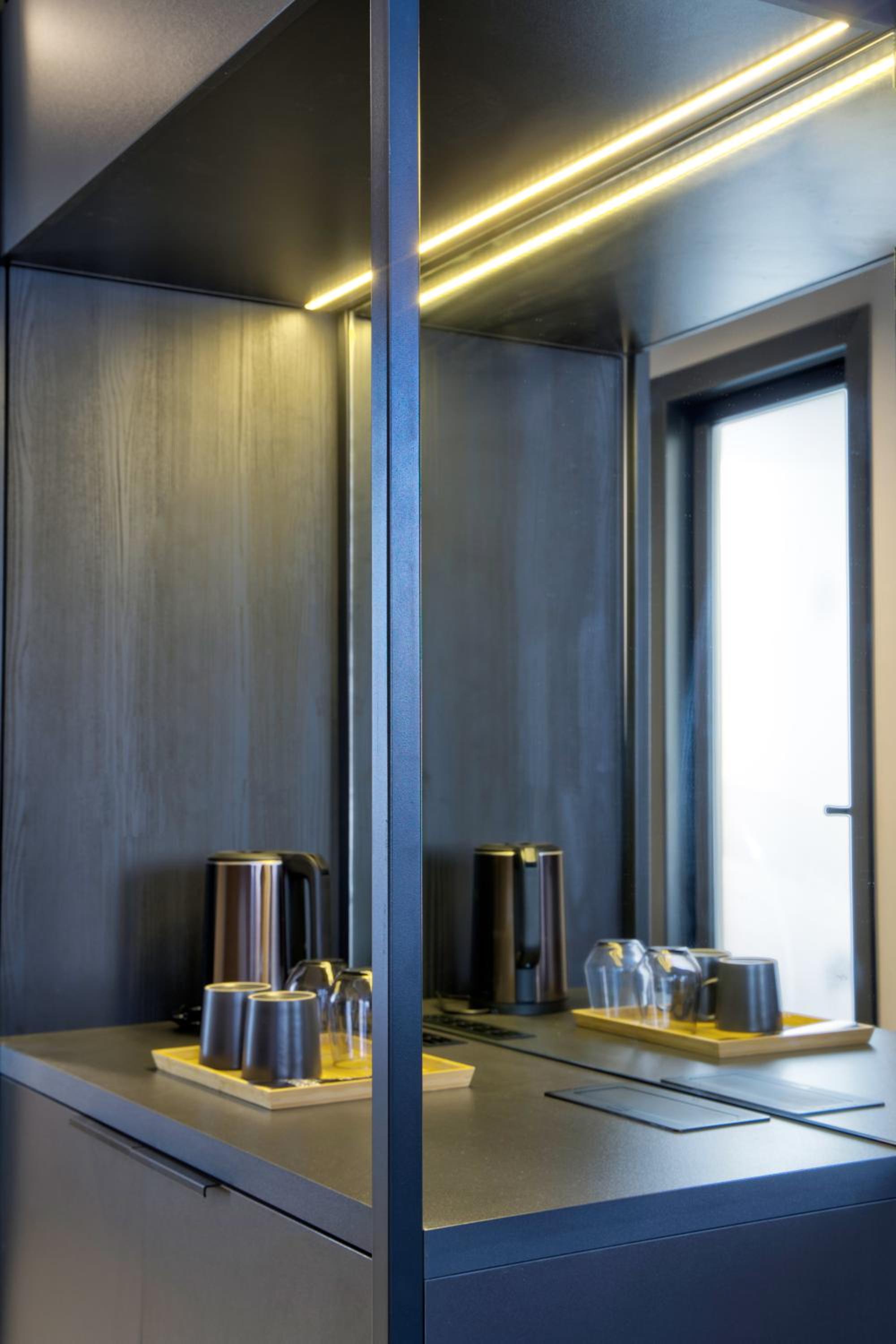 Double or Twin Room with Shower - Photo 24