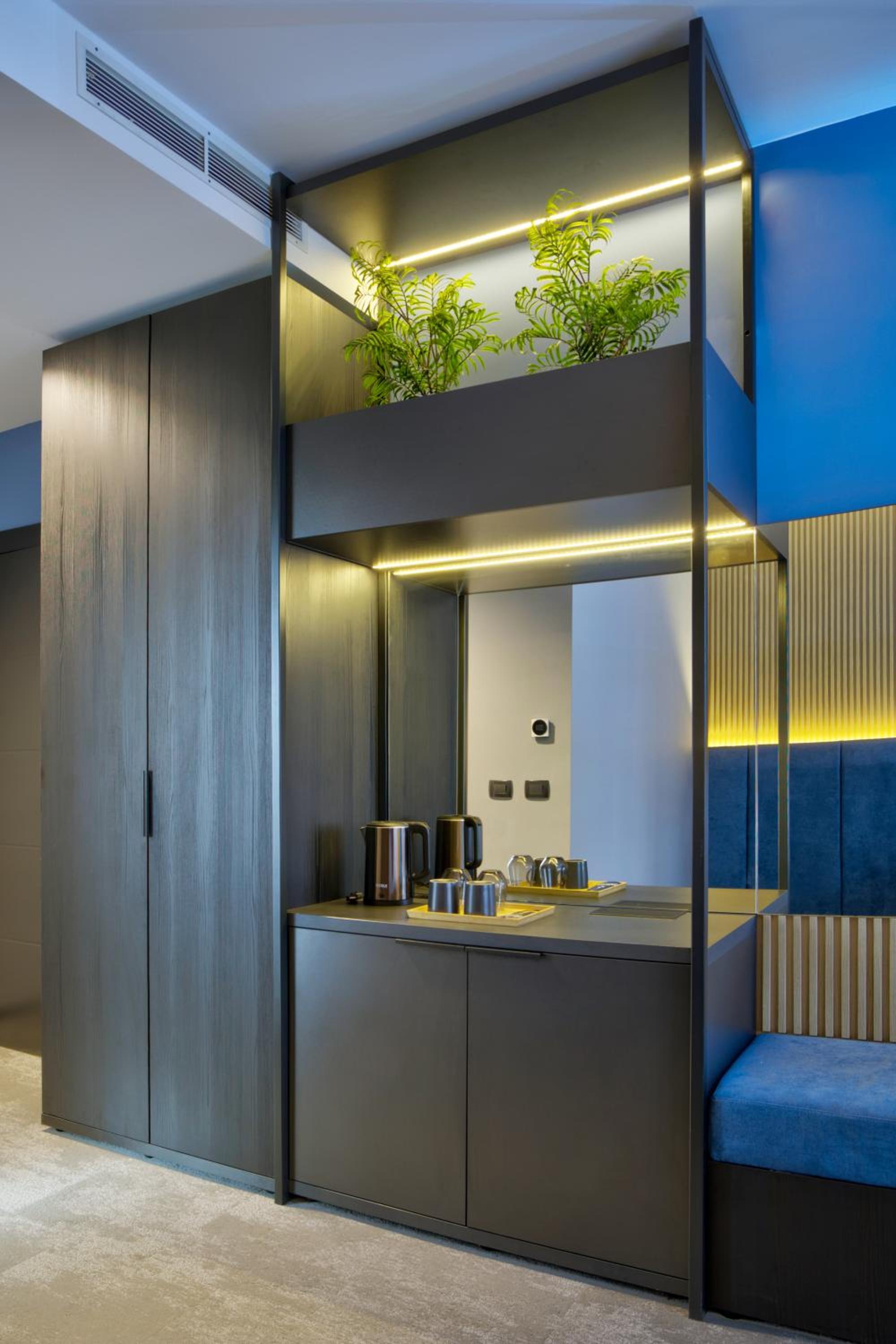 Double or Twin Room with Shower - Photo 20