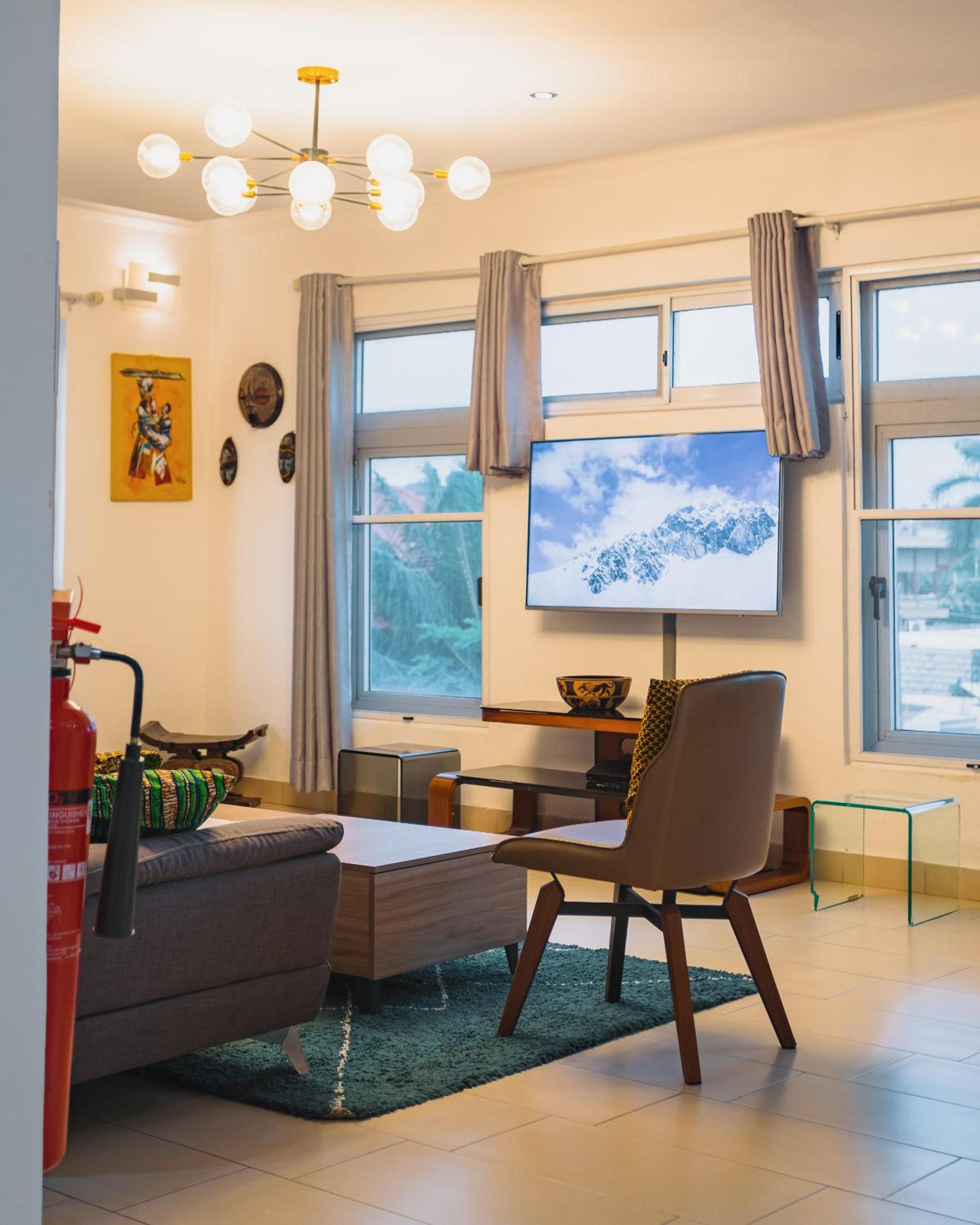 Apartment with Balcony photo 2