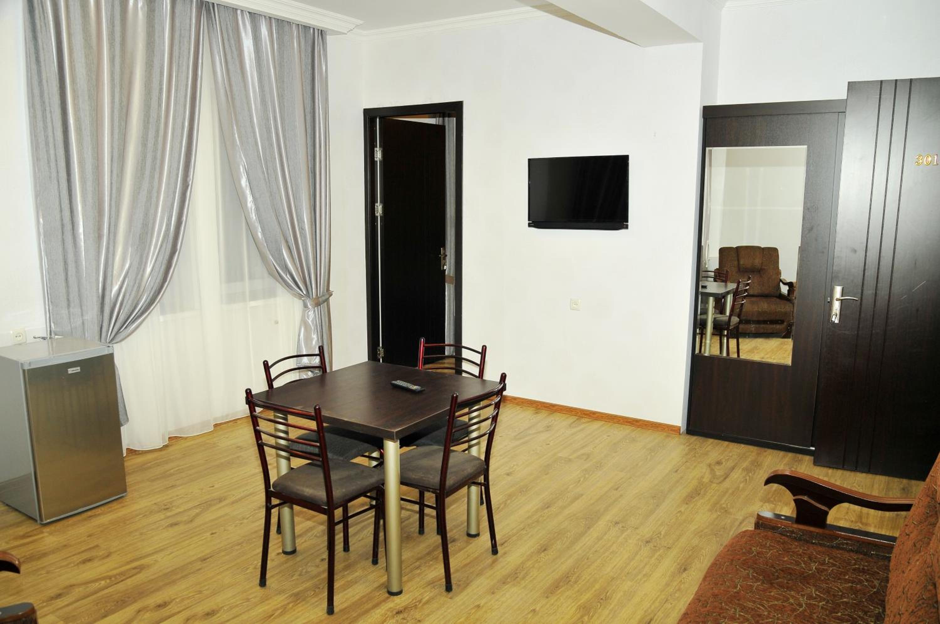 One-Bedroom Suite with Sofa Bed photo 1