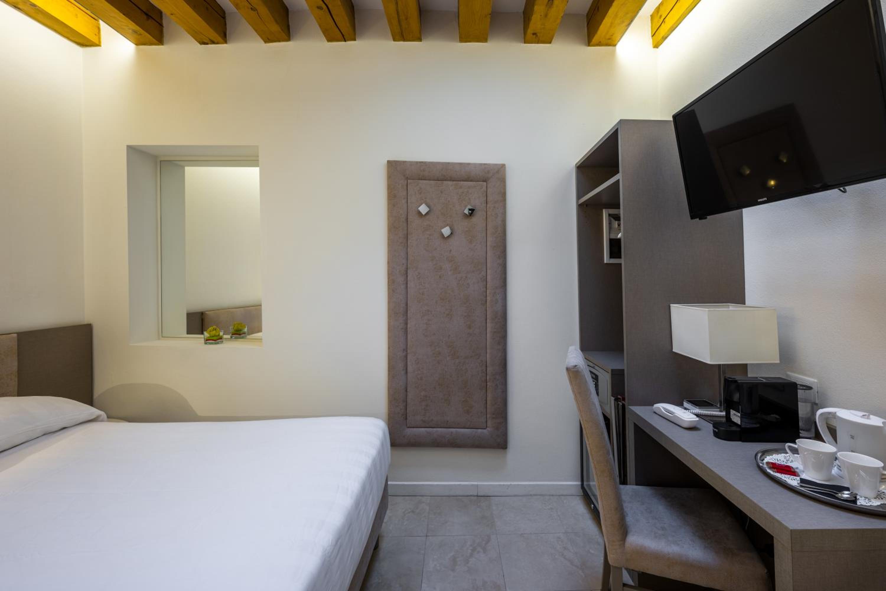 Small Double Room photo 2