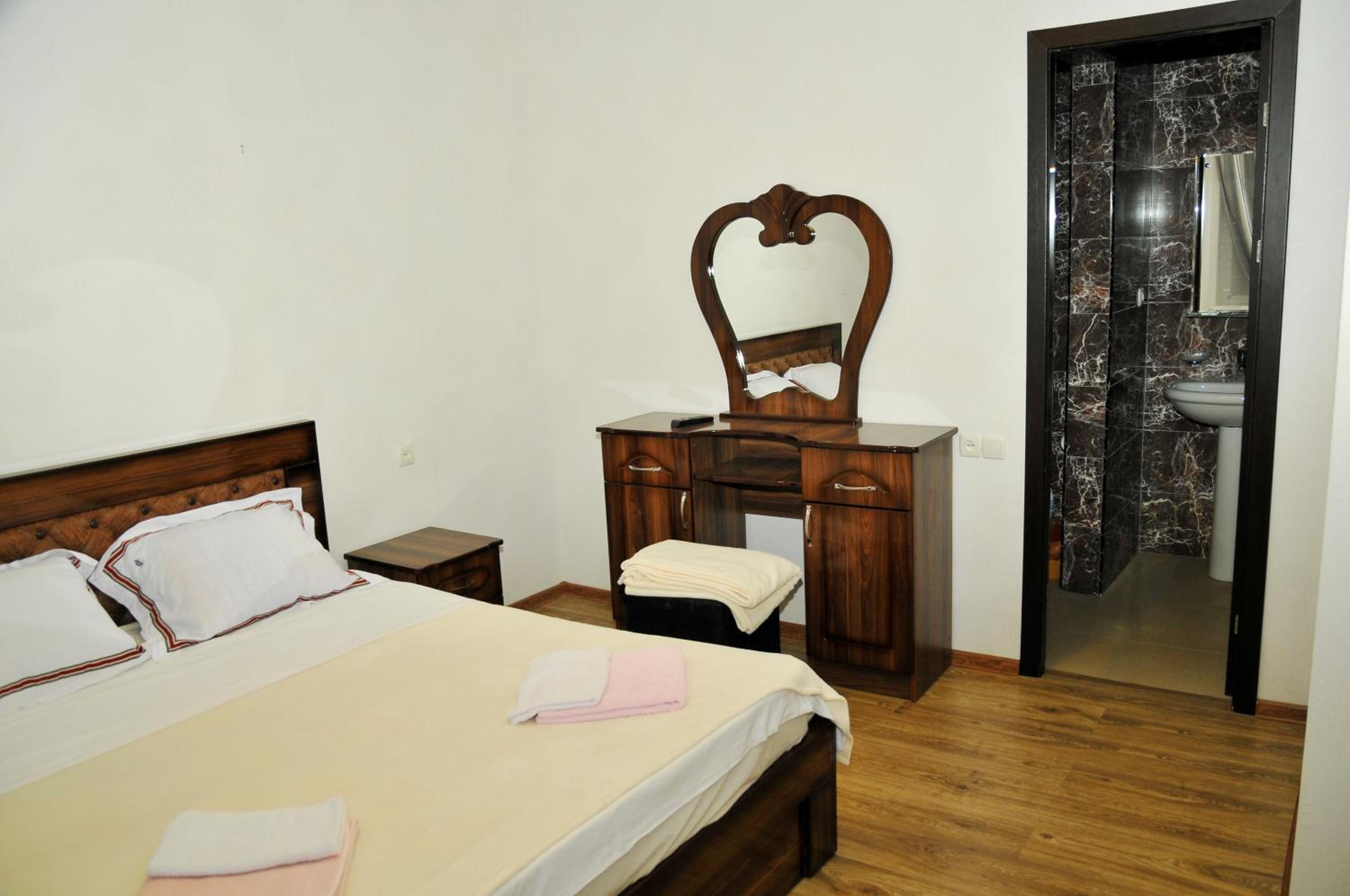 One-Bedroom Suite with Sofa Bed photo 2