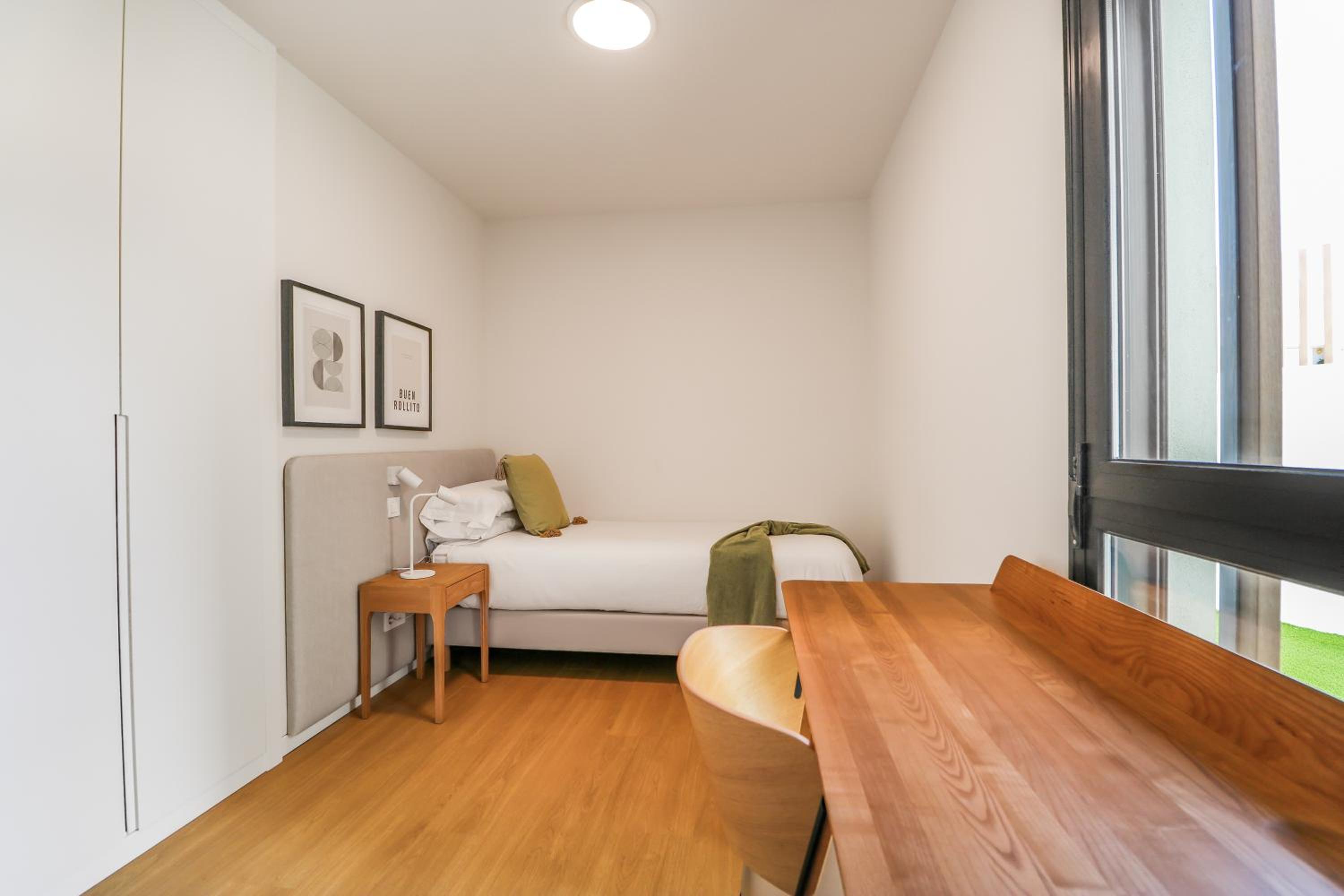 Three-Bedroom Apartment photo 2