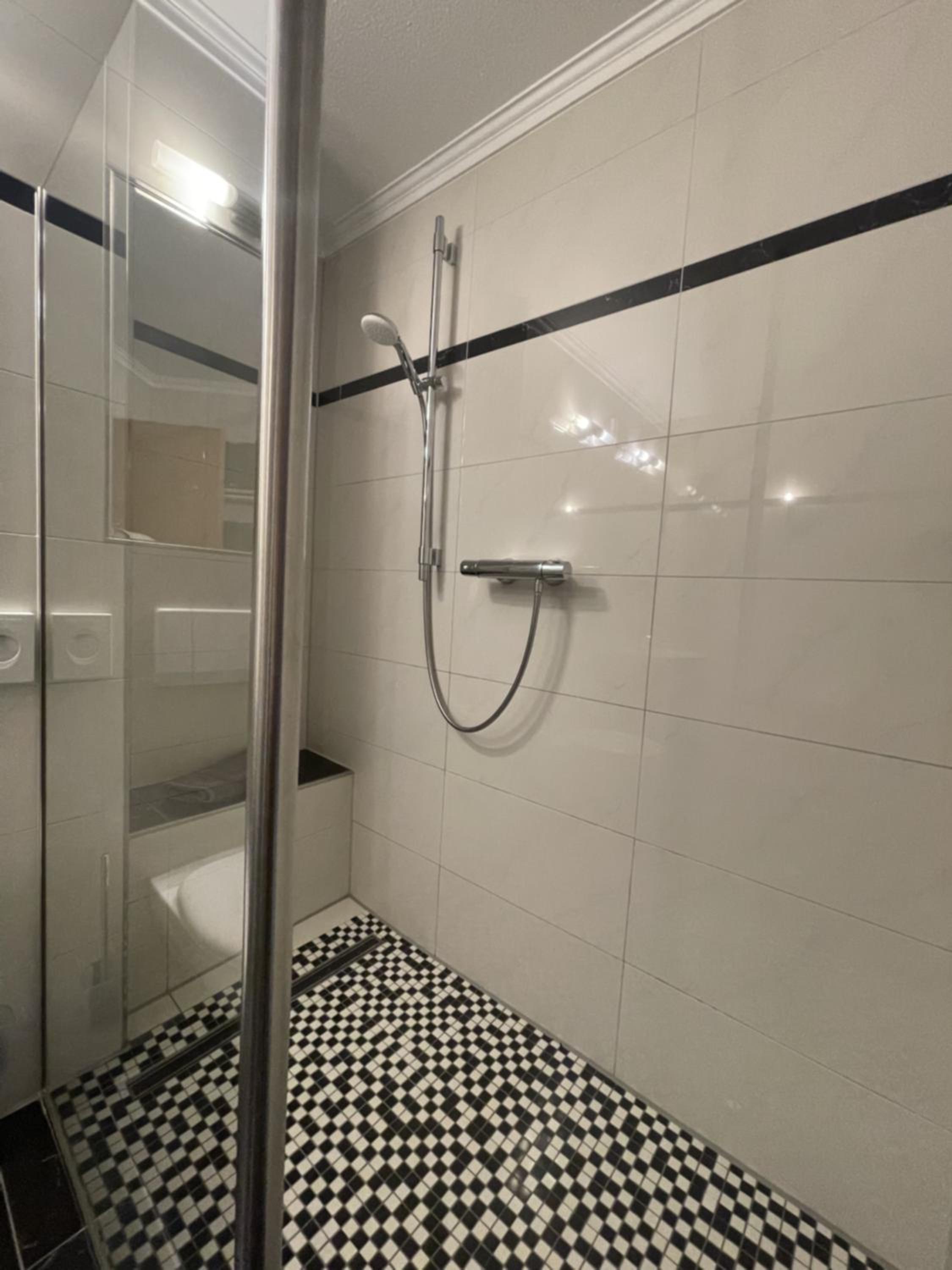 Double Room - Photo 17