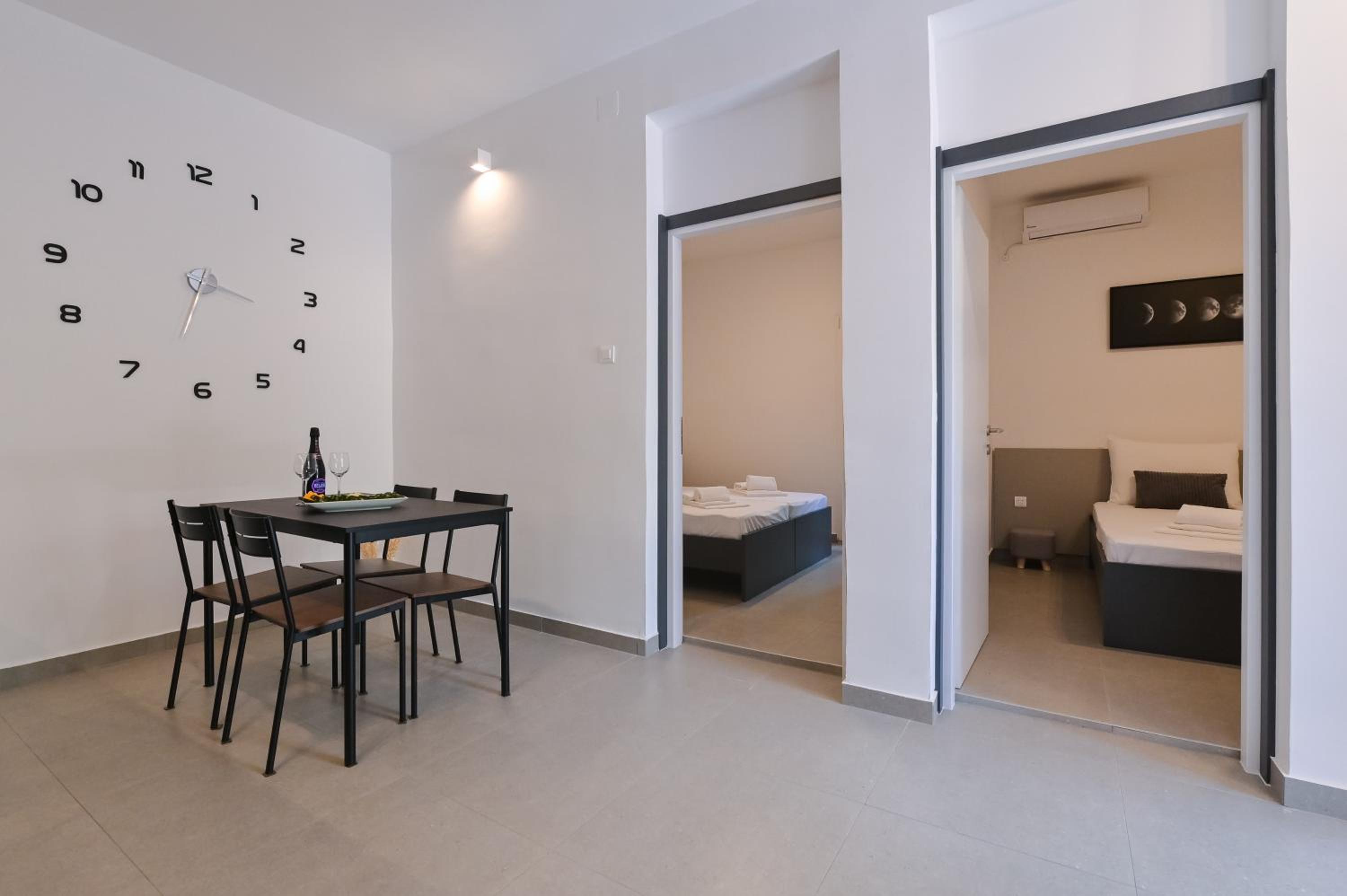 Two-Bedroom Apartment - Photo 16