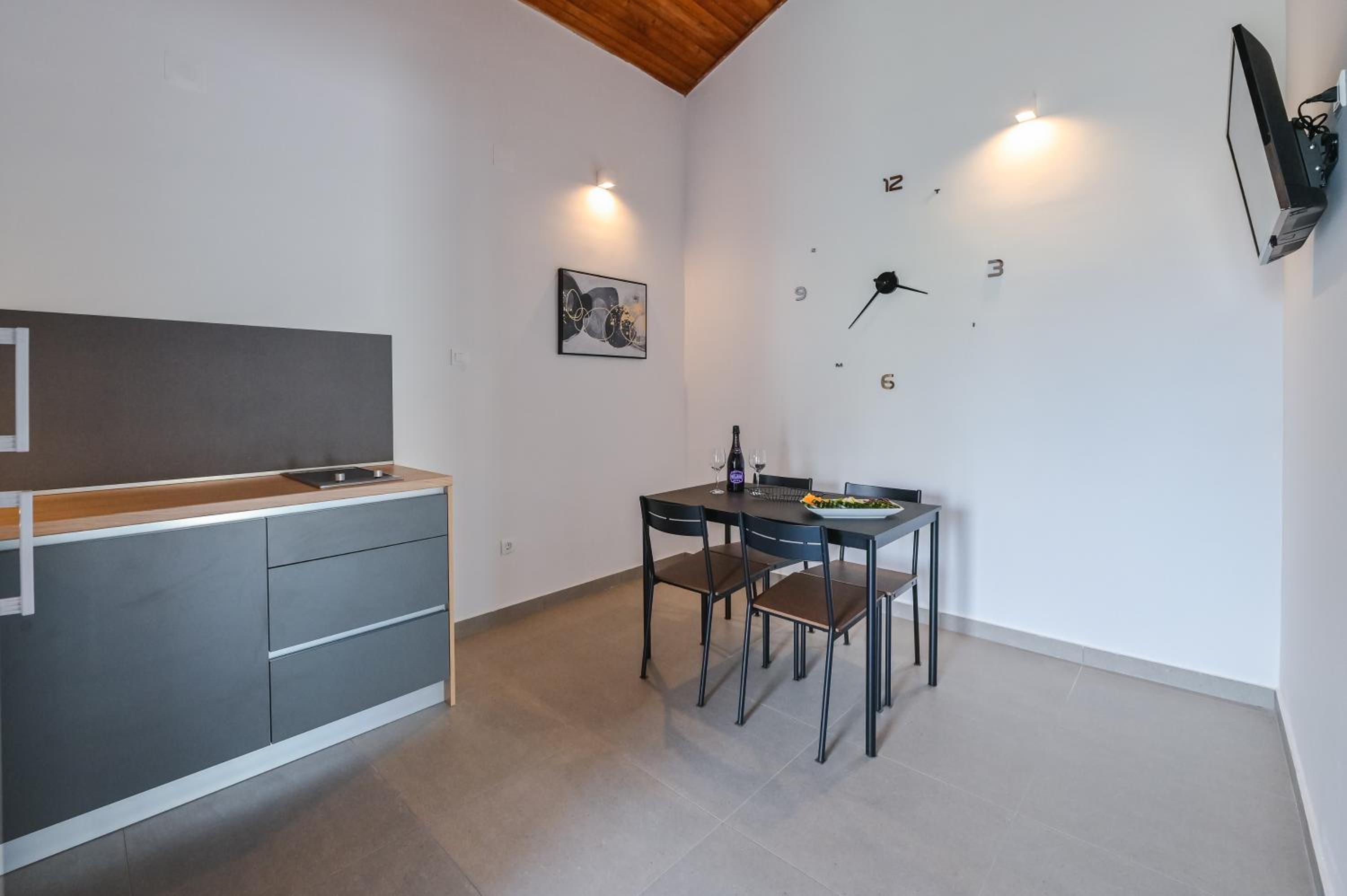 Two-Bedroom Apartment - Photo 4