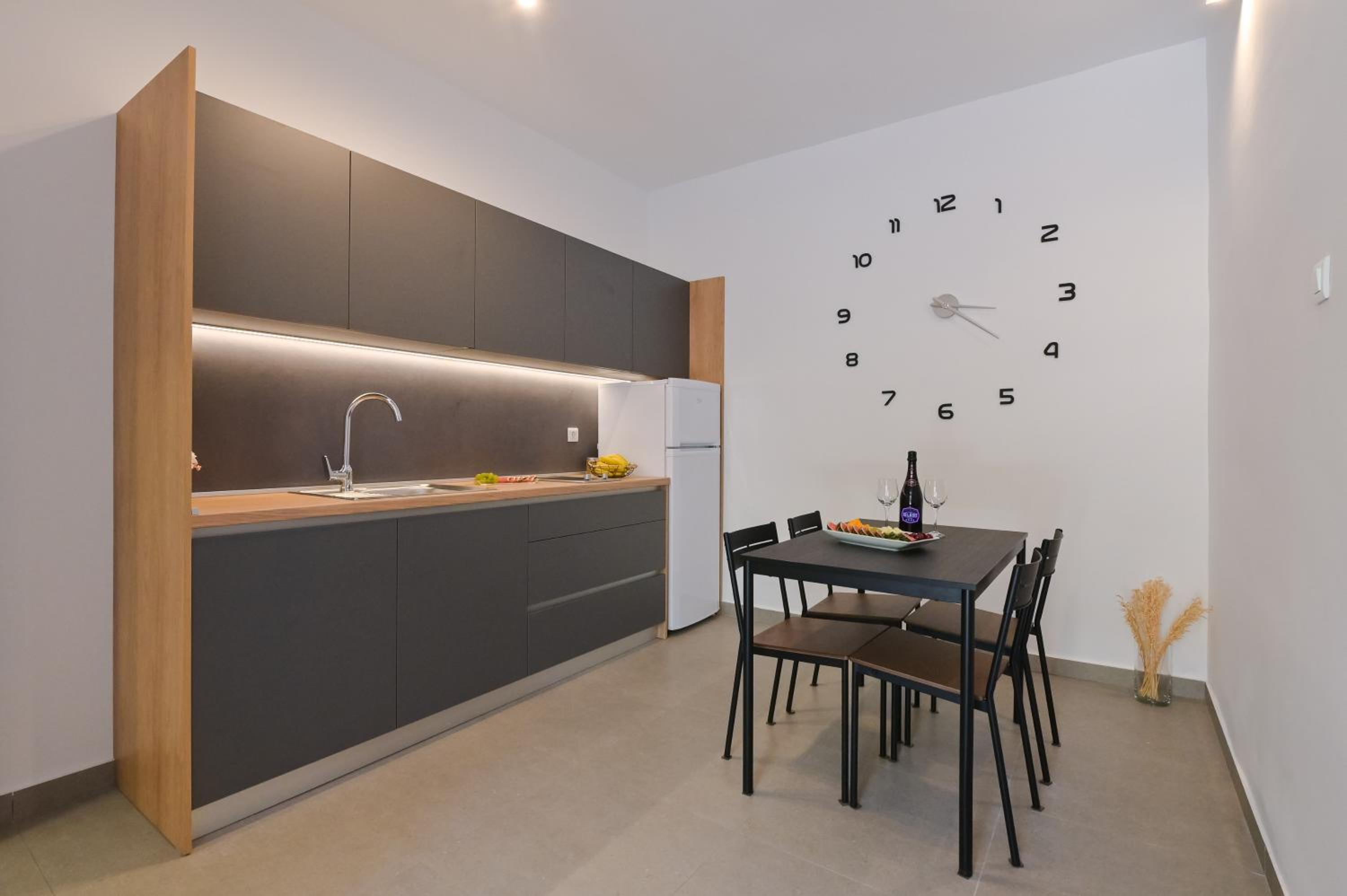 Two-Bedroom Apartment - Photo 10