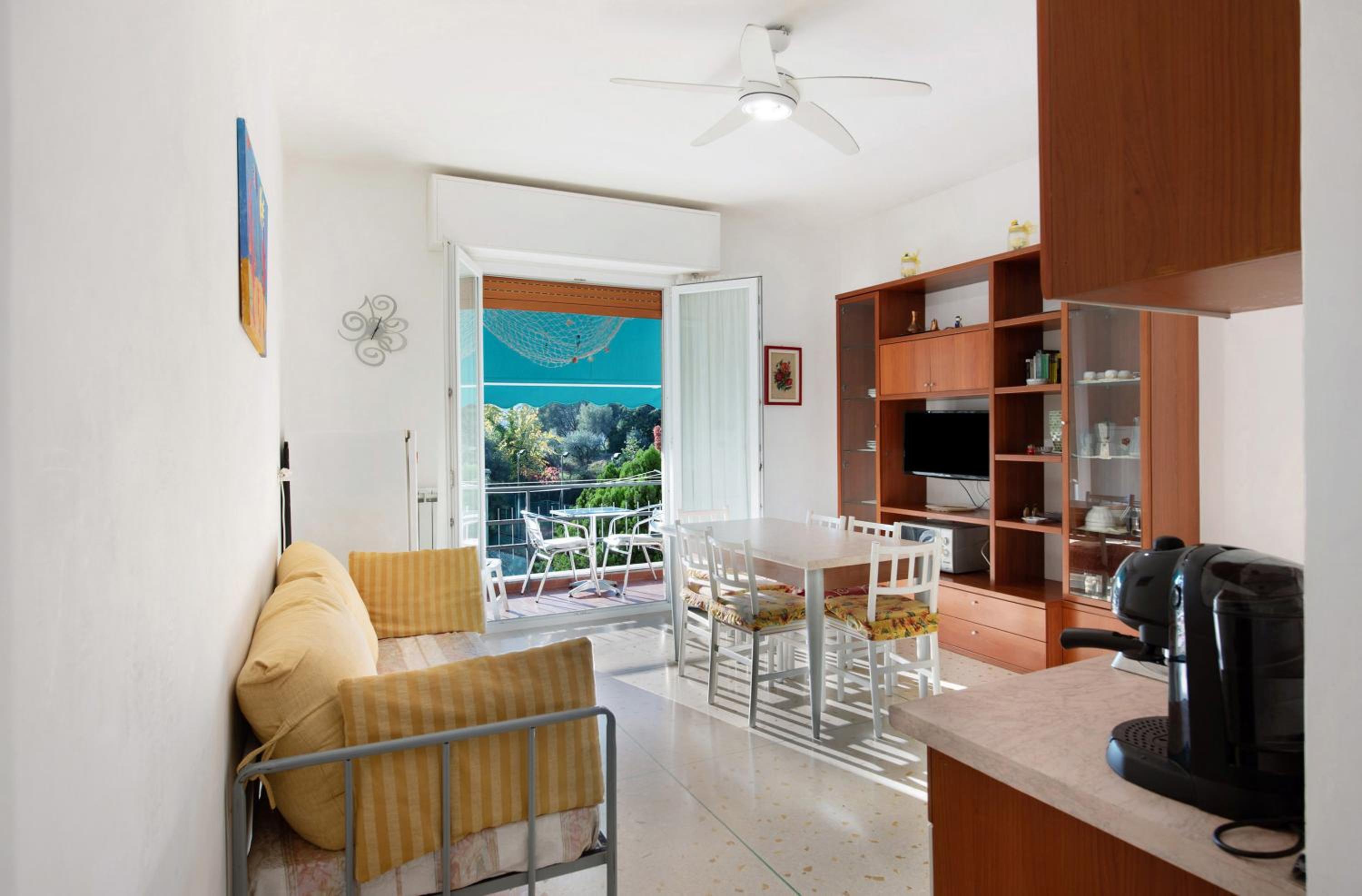 Two-Bedroom Deluxe Apartment with Garden View photo 2