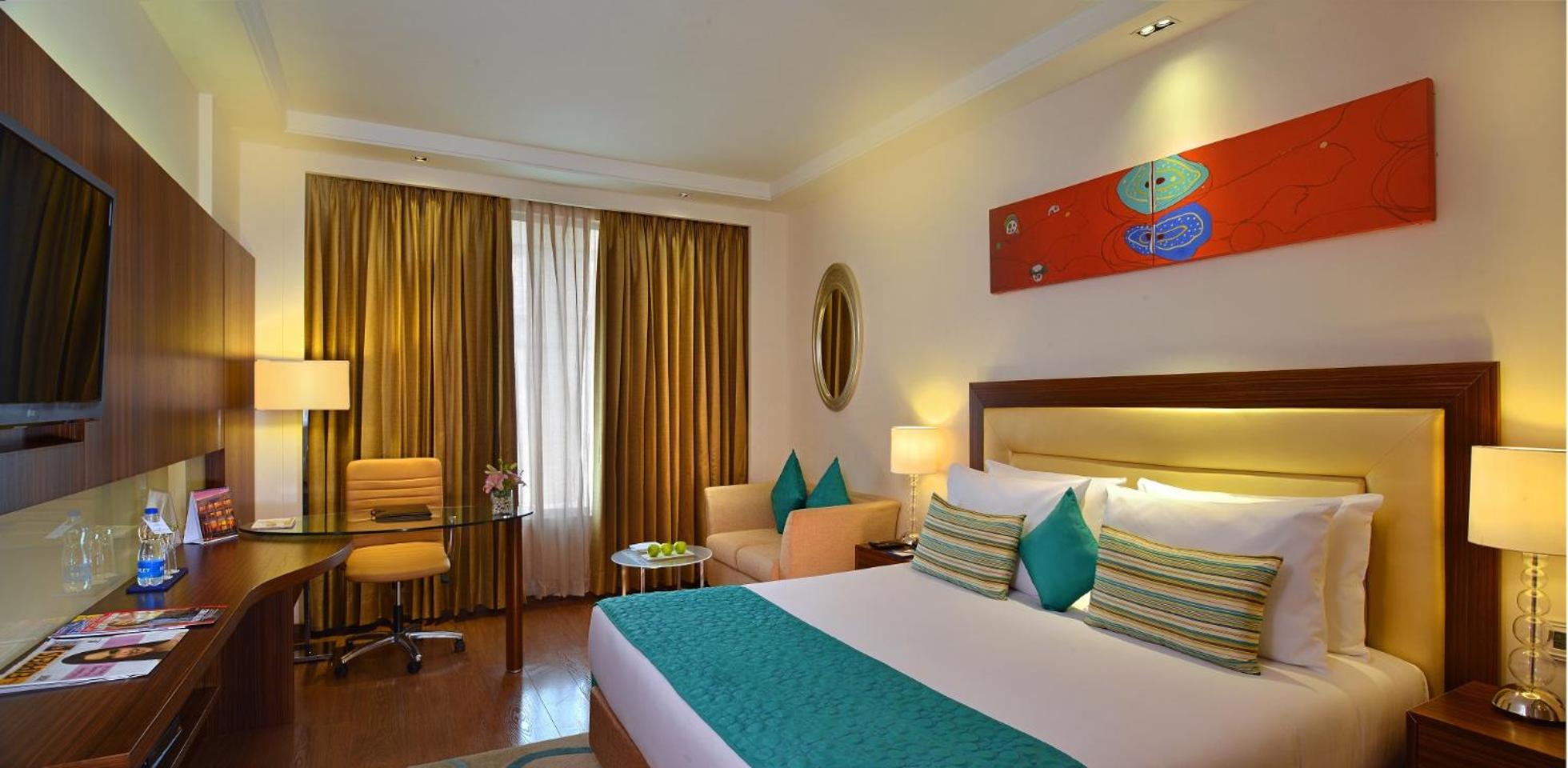 Club King Room with 20% discount on Food, Spa, Beverages and Laundry | 1+1 IMFL from 3pm to 7pm - Photo 1