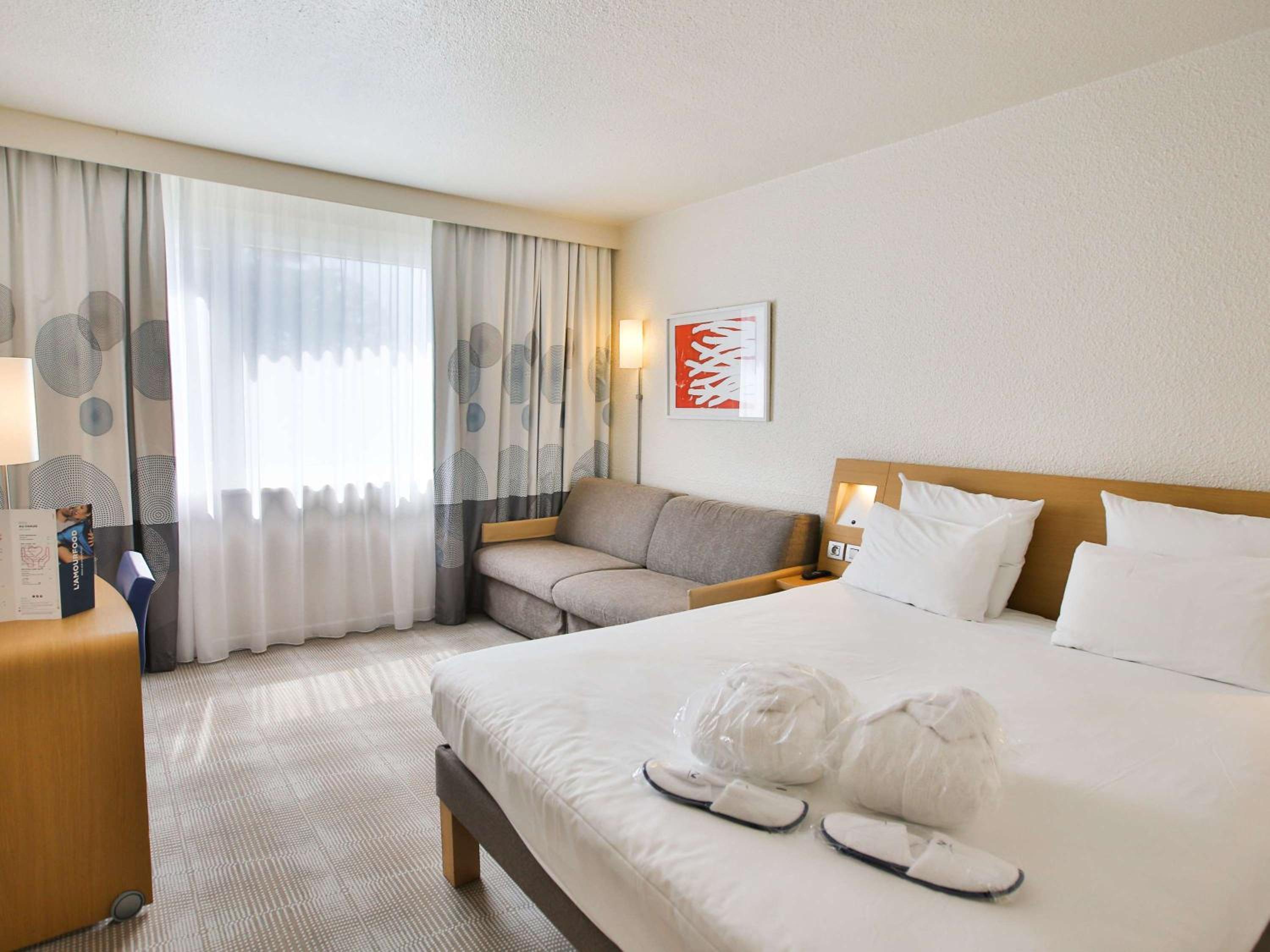Executive Double Room with Single Sofa Bed photo 1