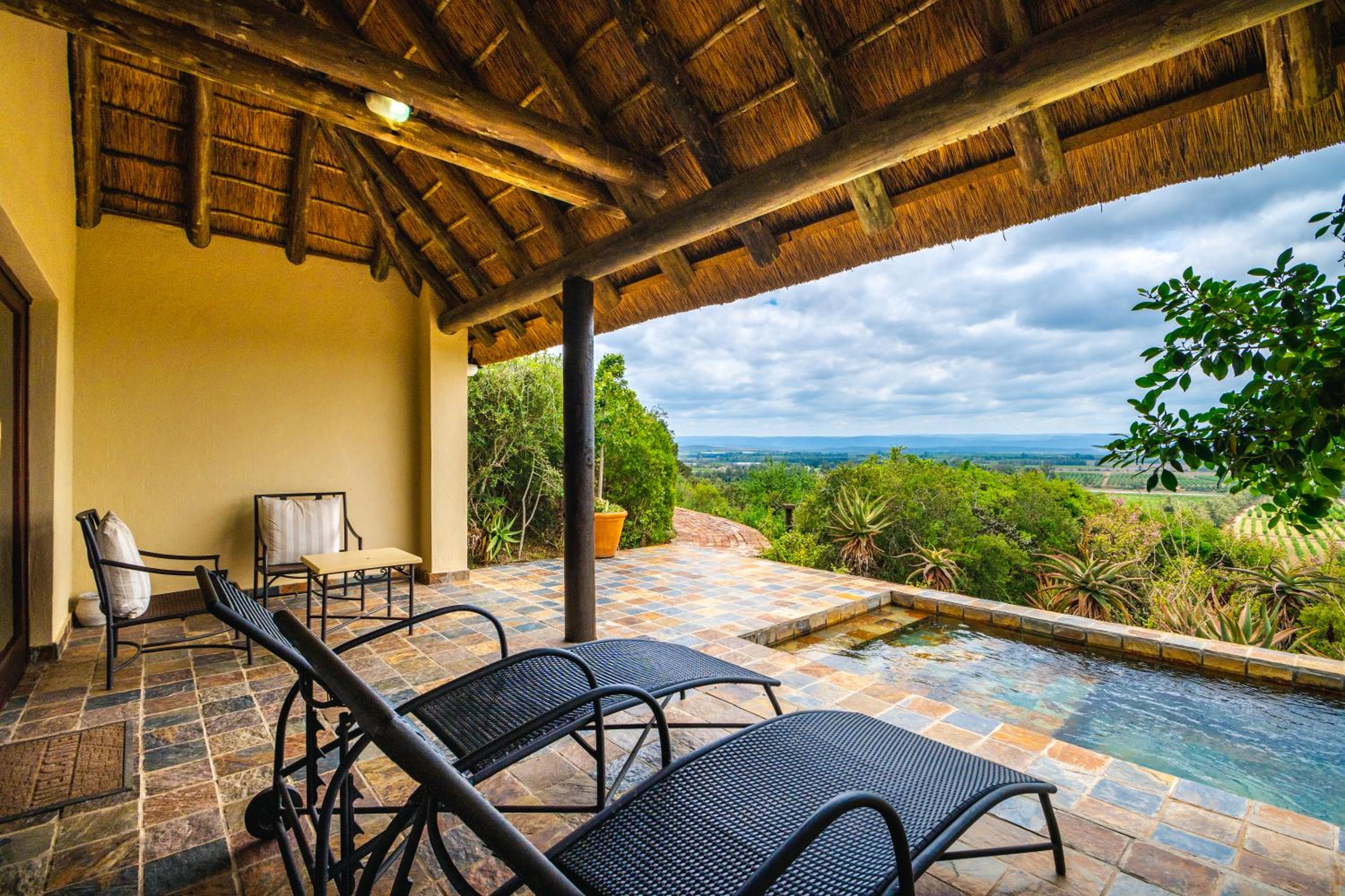 Superior King with Private Pool - Photo 6