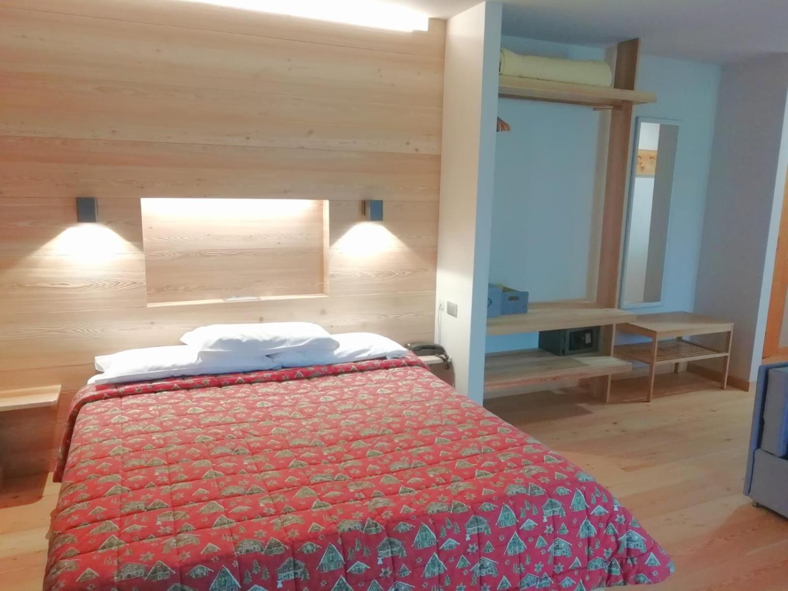 Quadruple Room with Private Bathroom