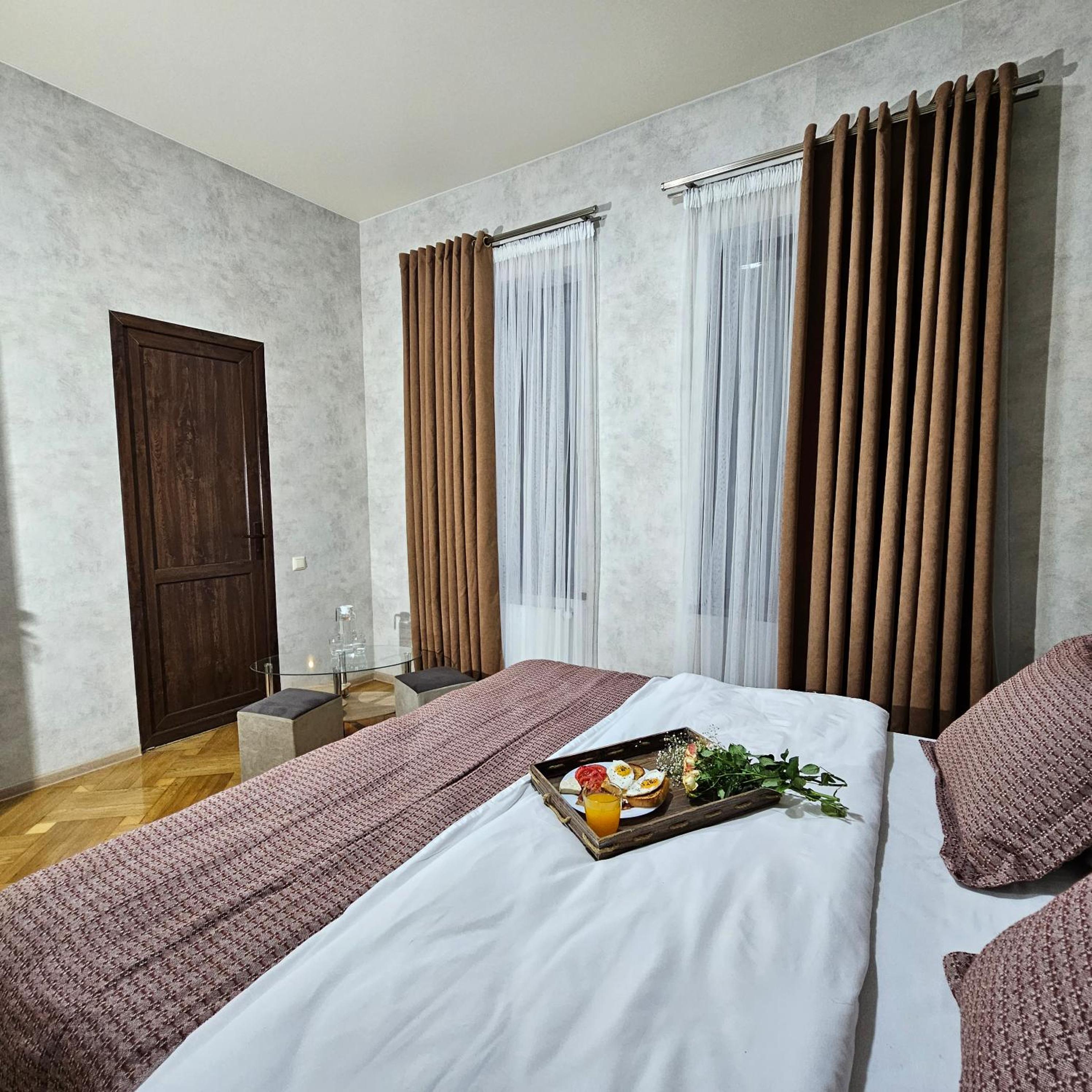 Double Room - Photo 6
