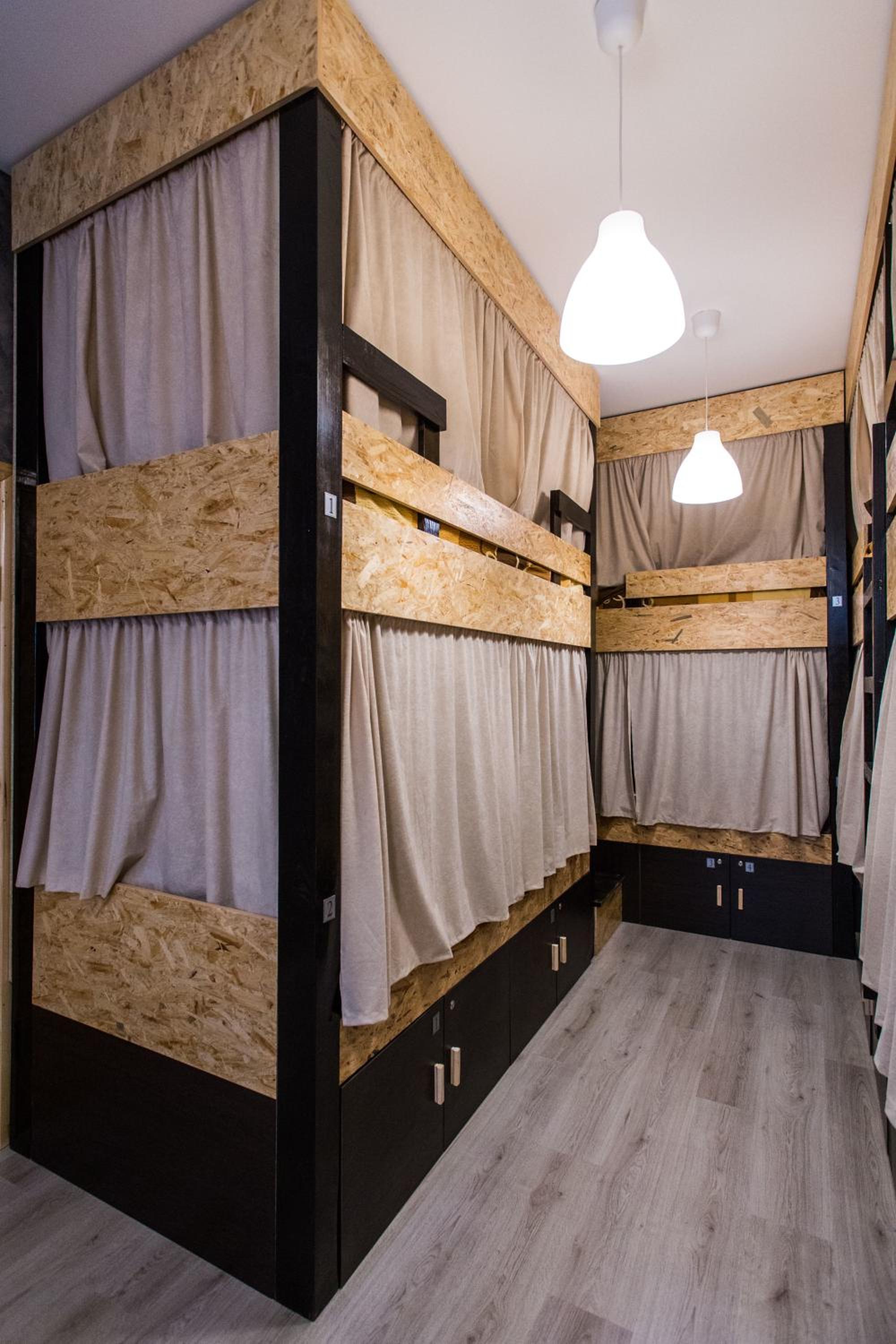 Bunk Bed in 10-Bed Dormitory Room photo 3