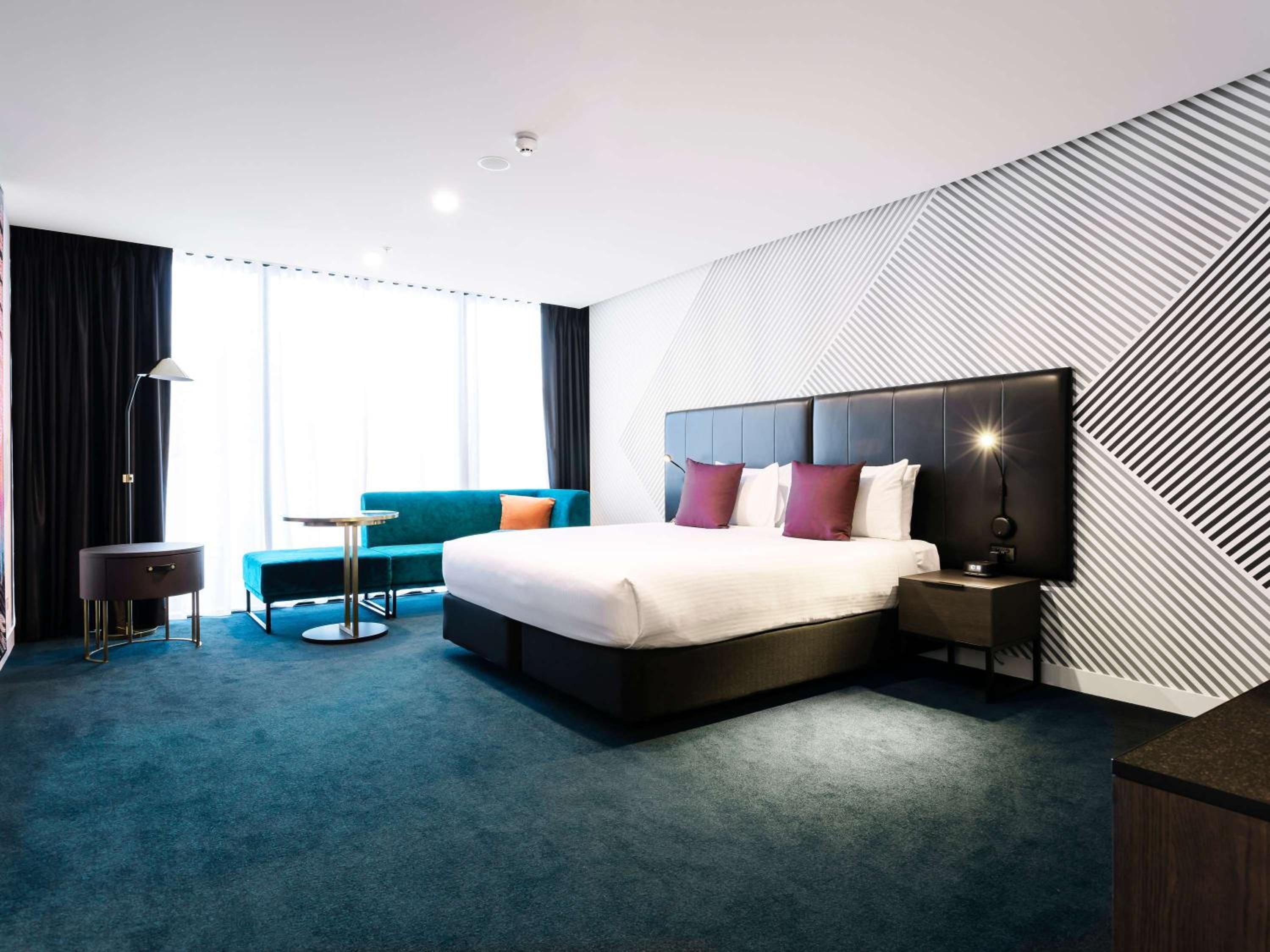 Accessible Superior King Room - Photo 4