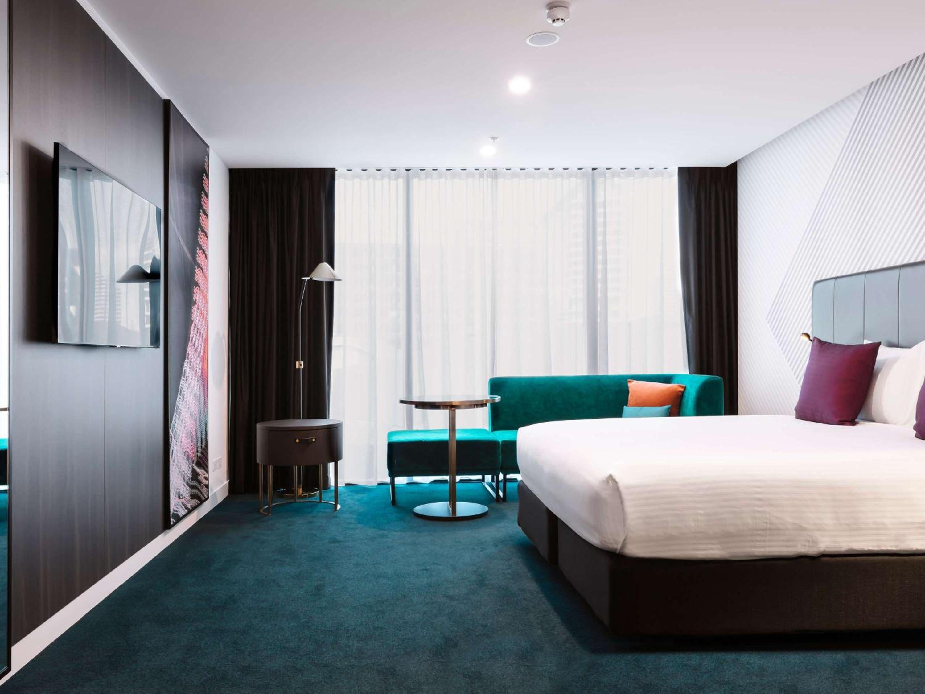 Accessible Superior King Room - Photo 3