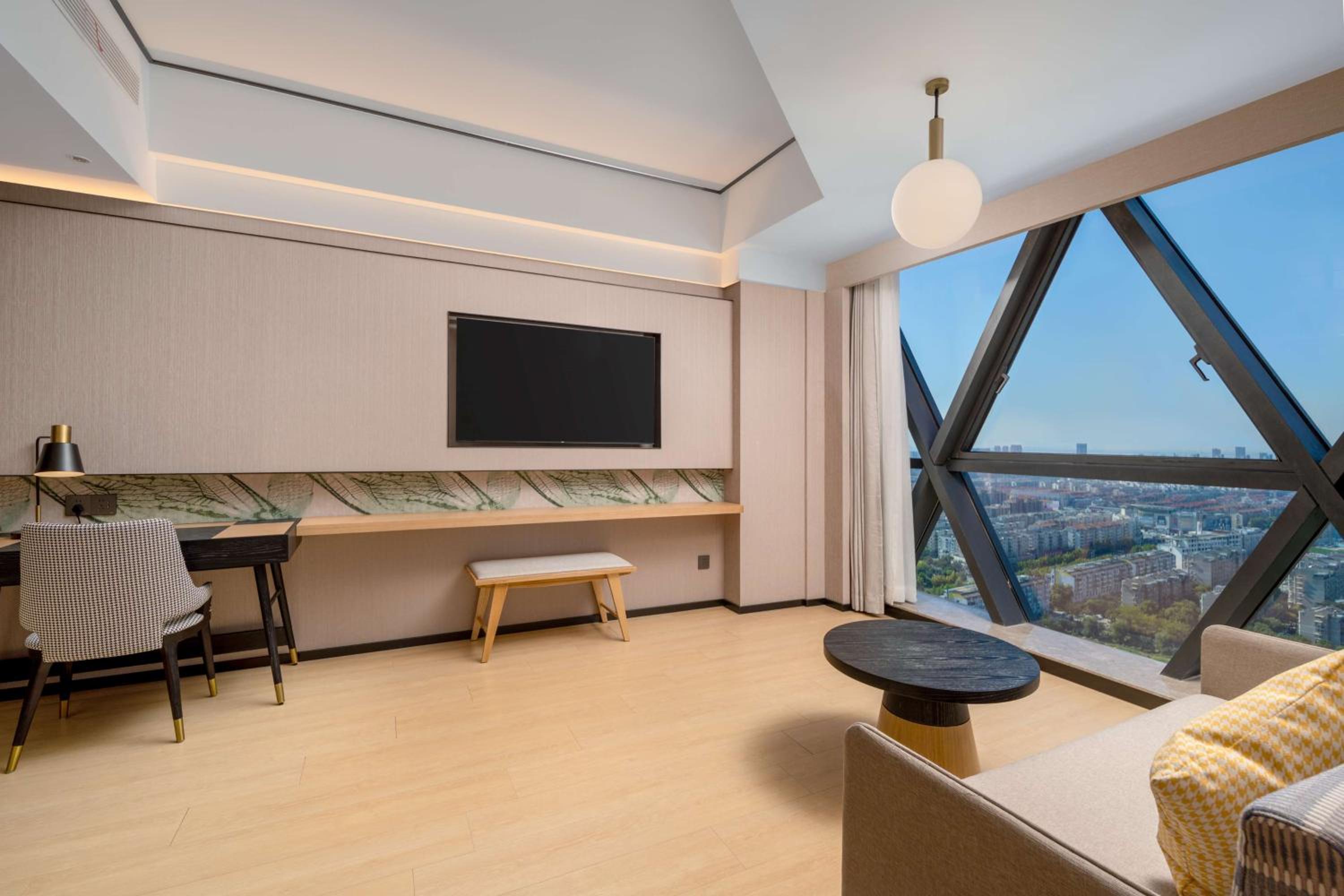 Deluxe King Suite photo 1