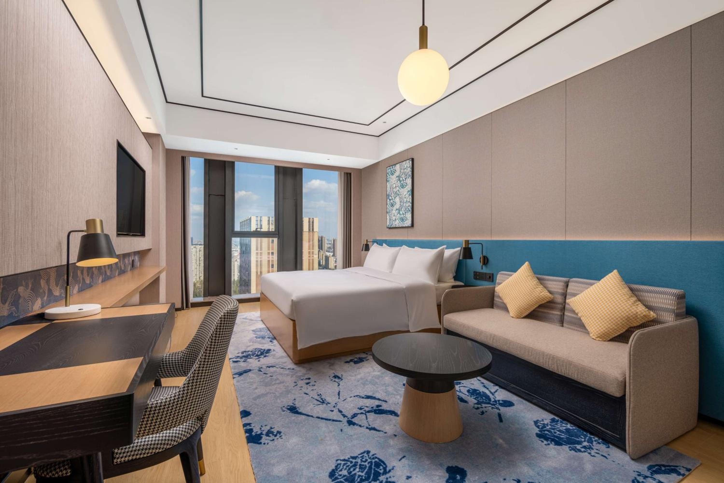 Deluxe King Room photo 1