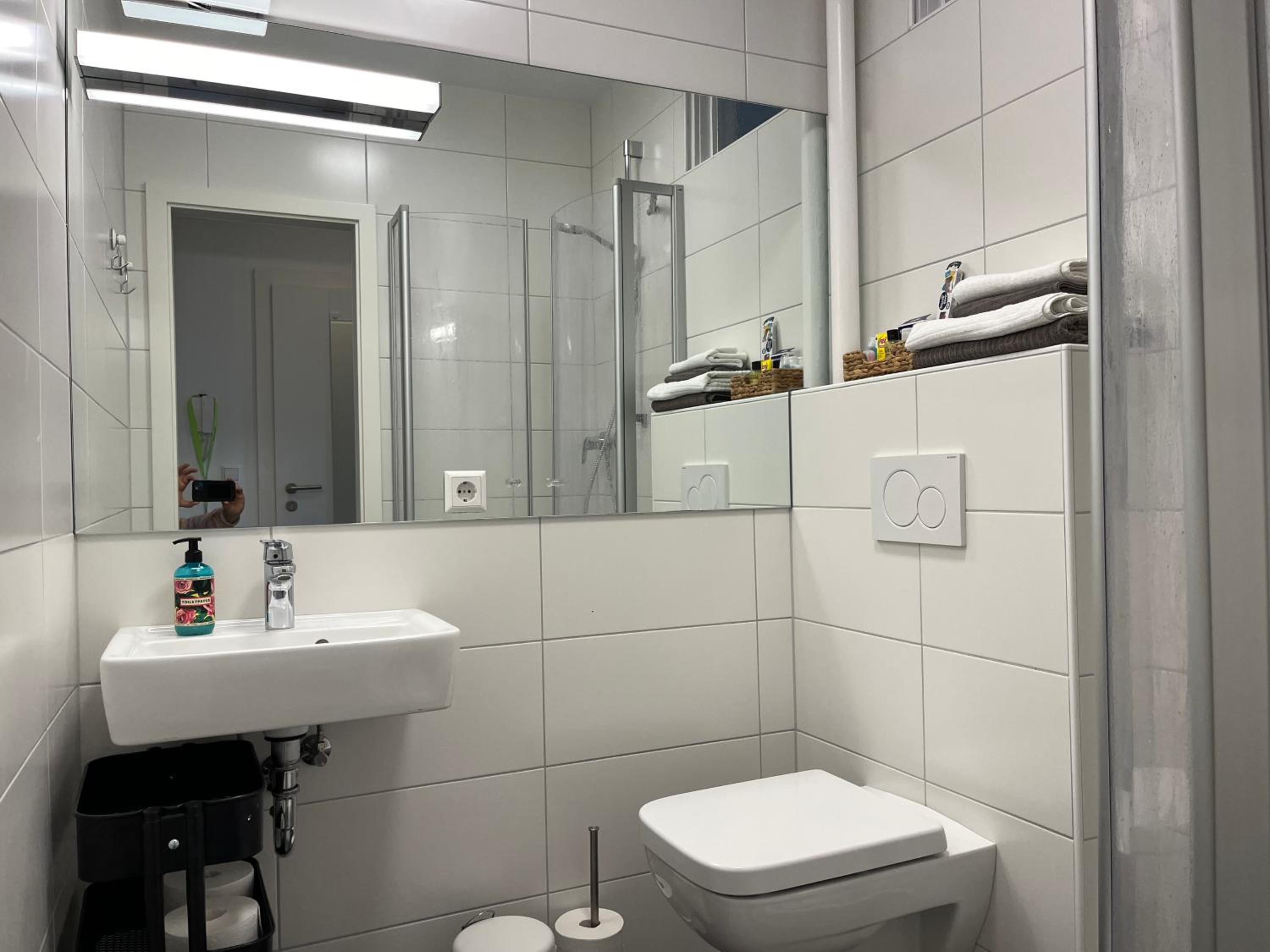 One-Bedroom Apartment - Photo 8