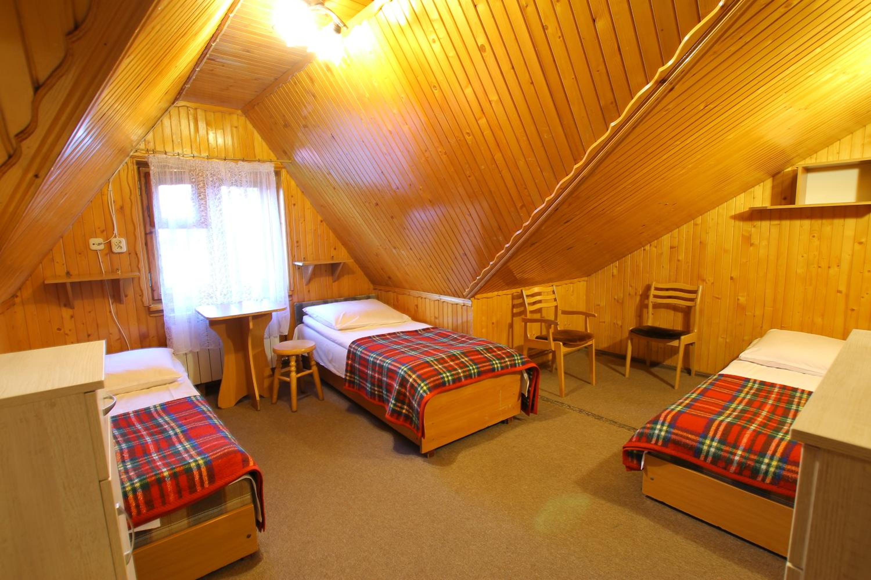 Economy Triple Room