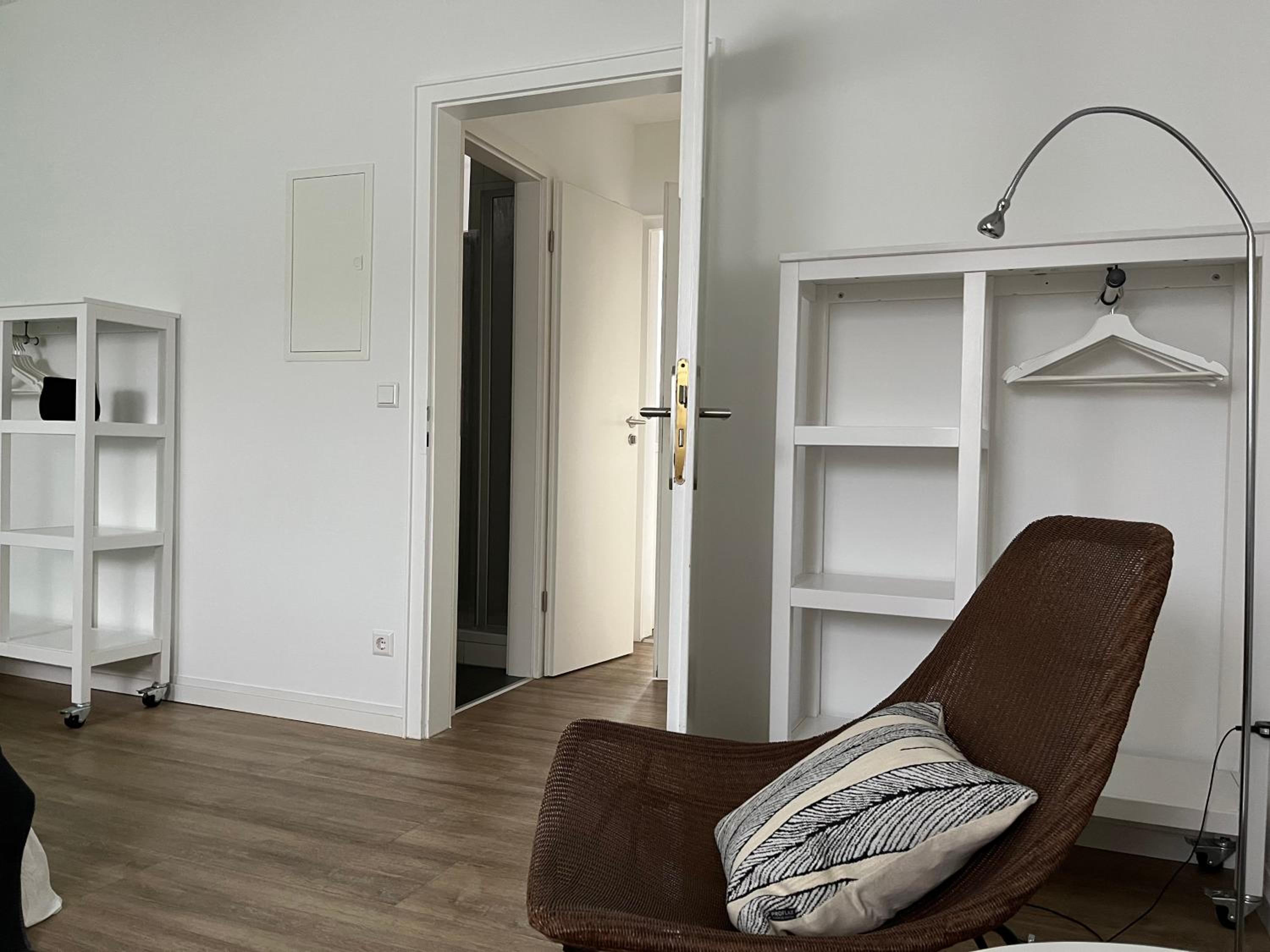 One-Bedroom Apartment - Photo 6