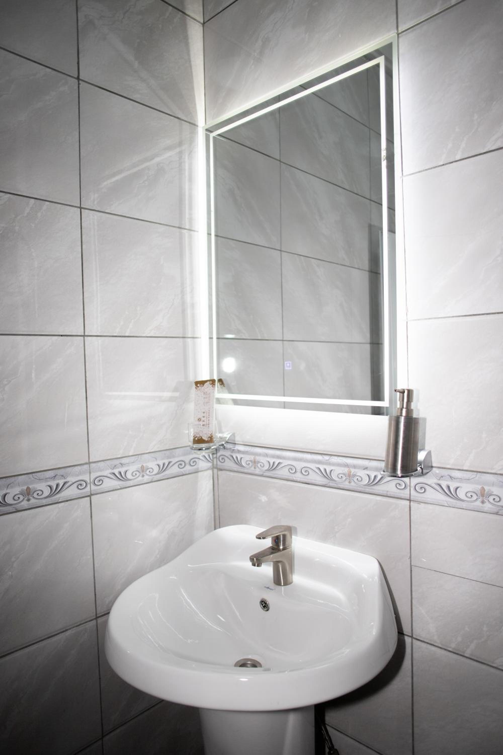 Single Room with Private Bathroom photo 3