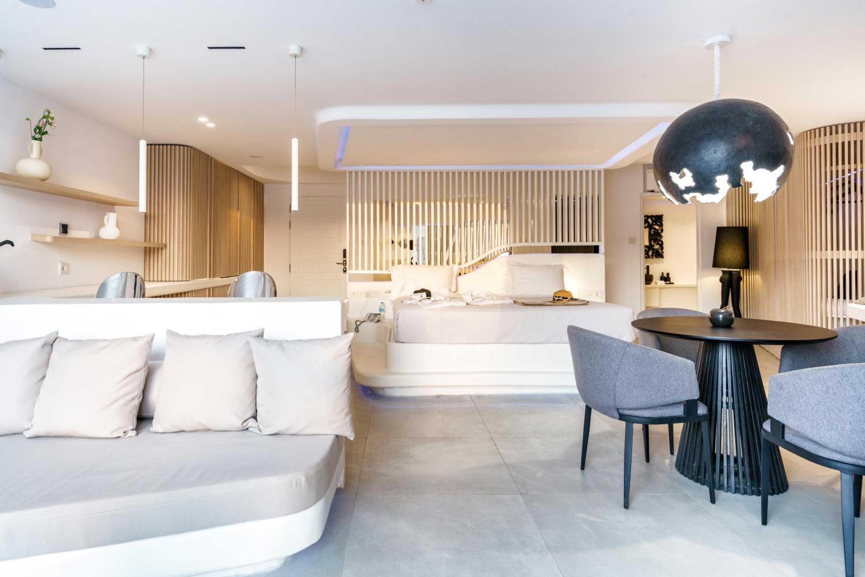 Mykonos Honeymoon Luxury Suite with Hot Tub photo 3