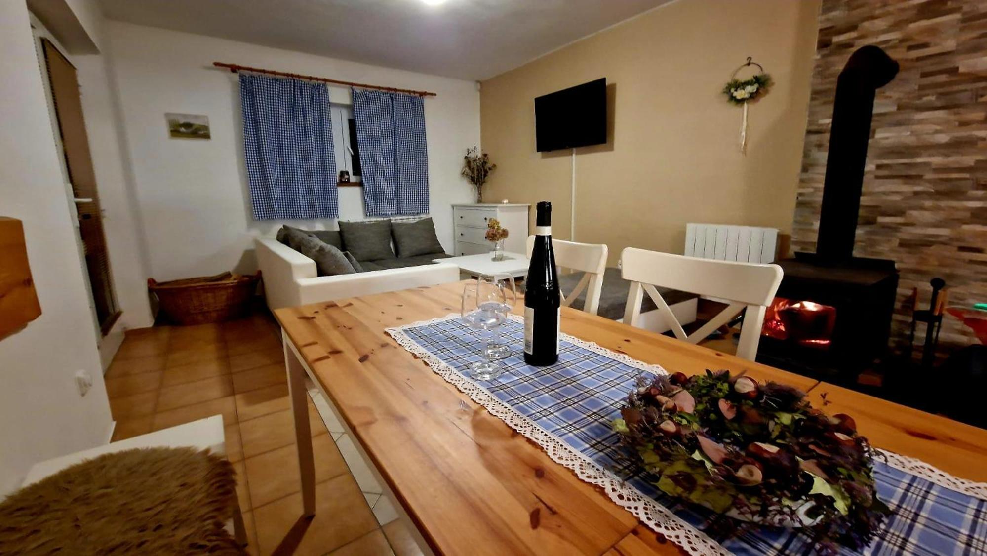 Three-Bedroom House photo 3