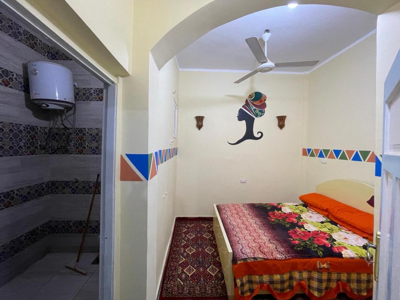 Double Room with Private Bathroom - Photo 2