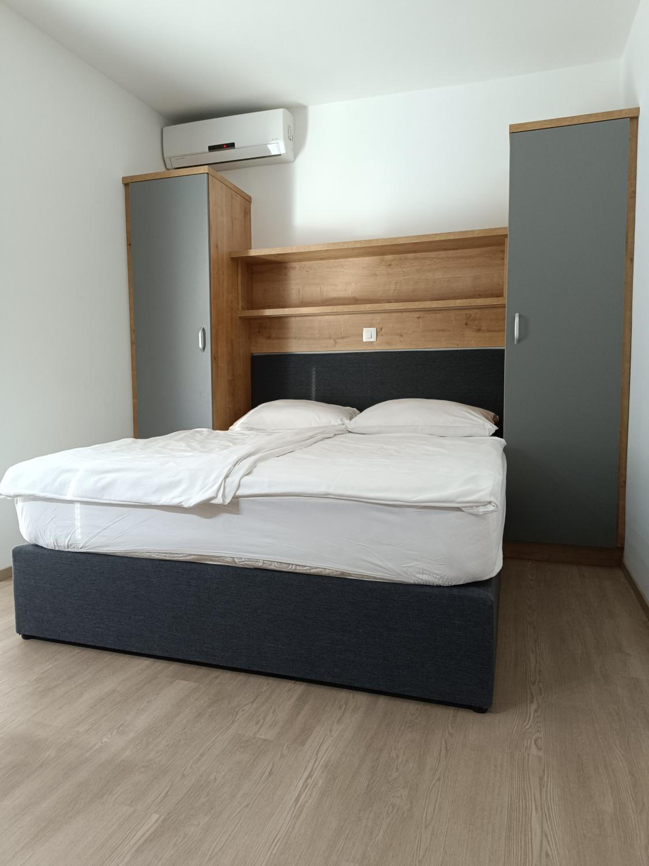 One-Bedroom Apartment with Terrace - Photo 2