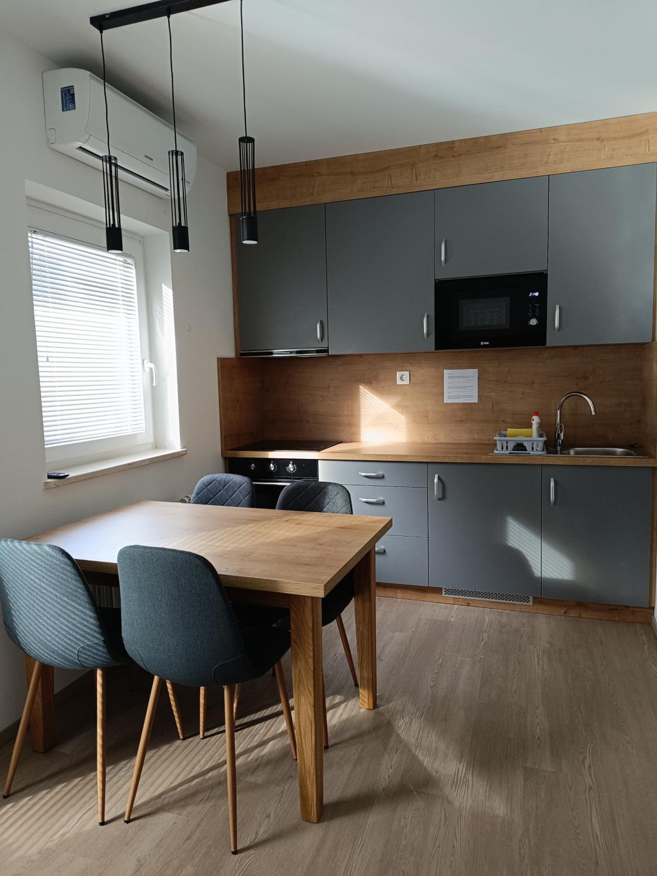 One-Bedroom Apartment with Terrace - Photo 9