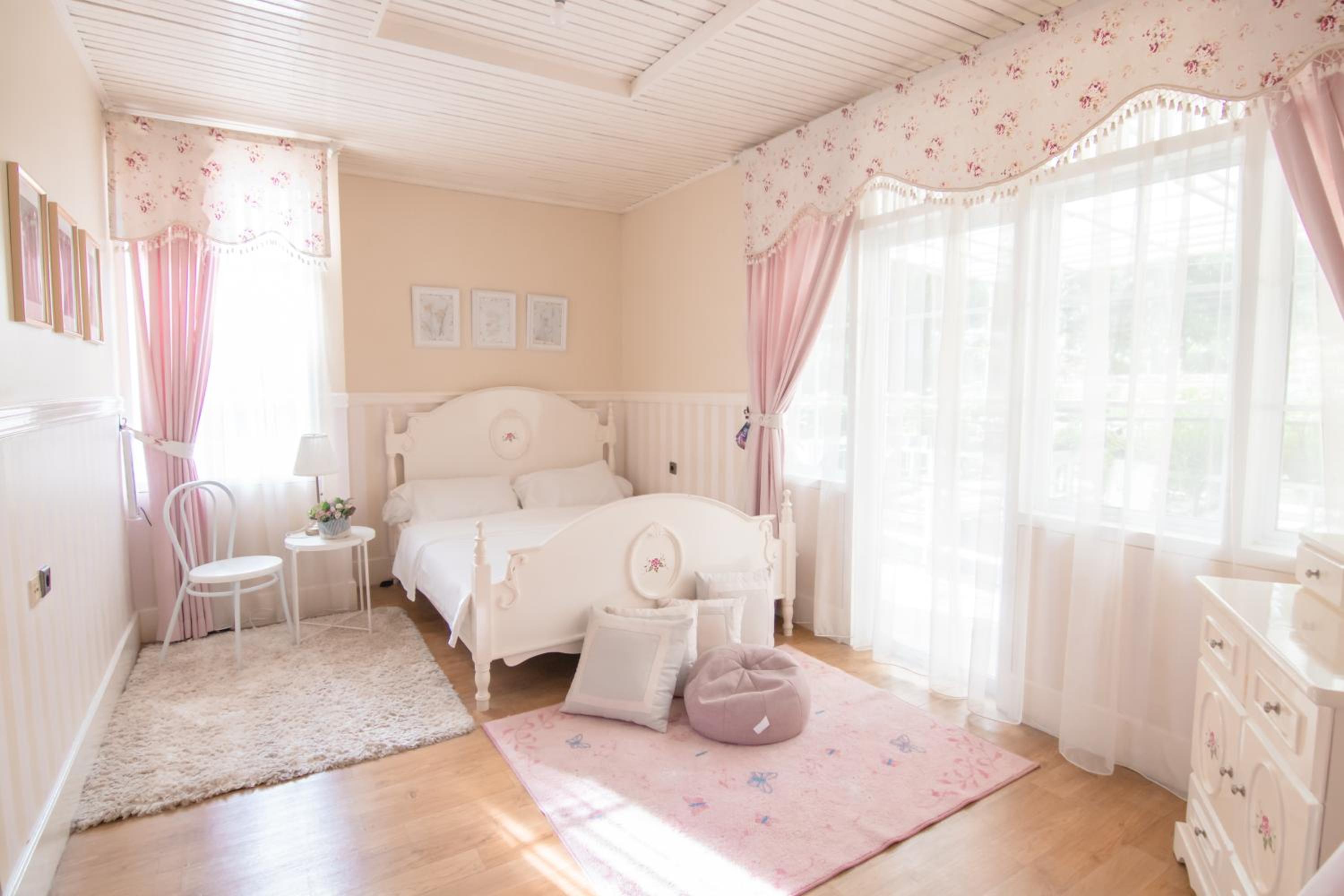 Three-Bedroom Villa photo 1