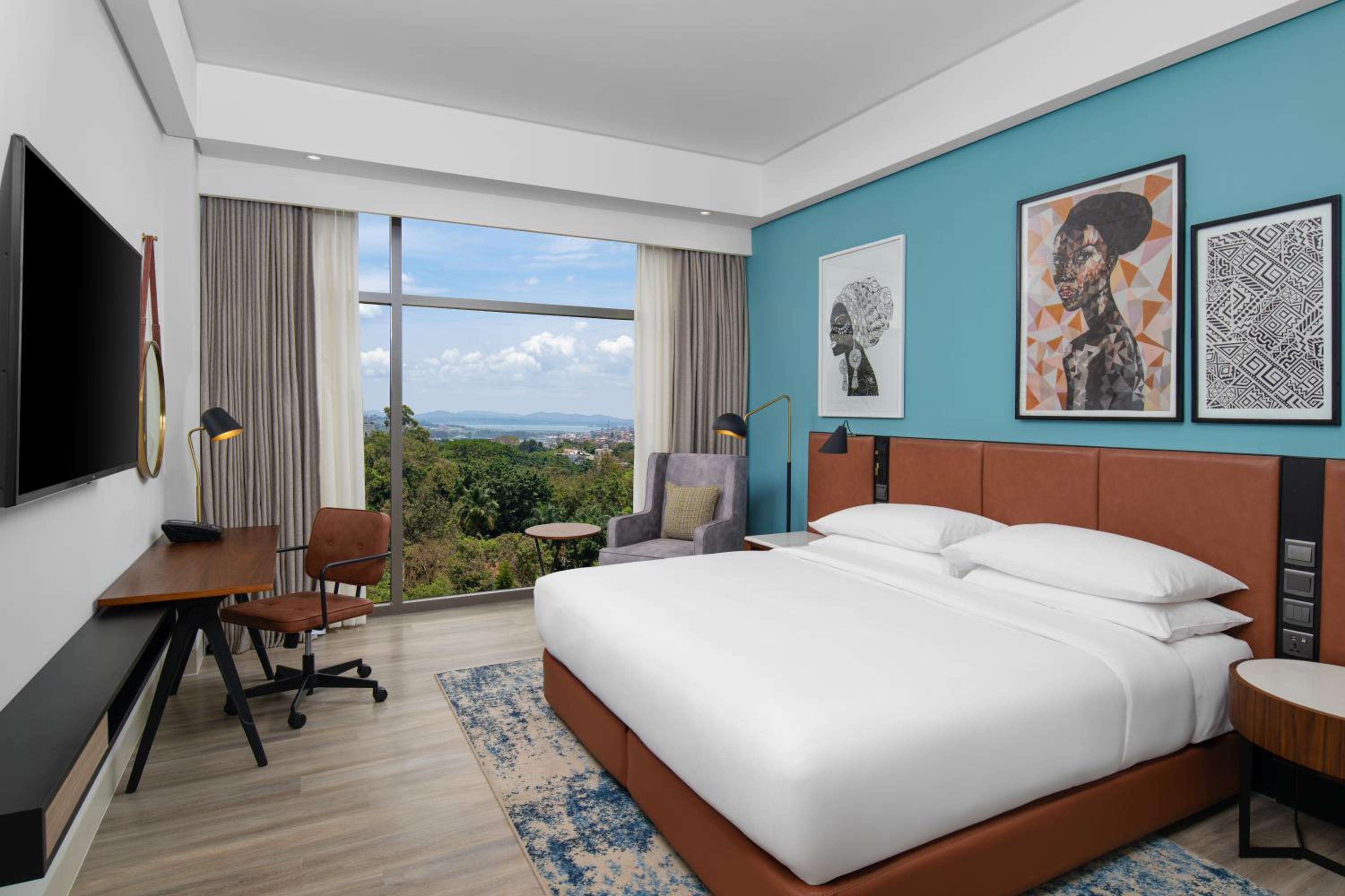Standard King Room with City View photo 1