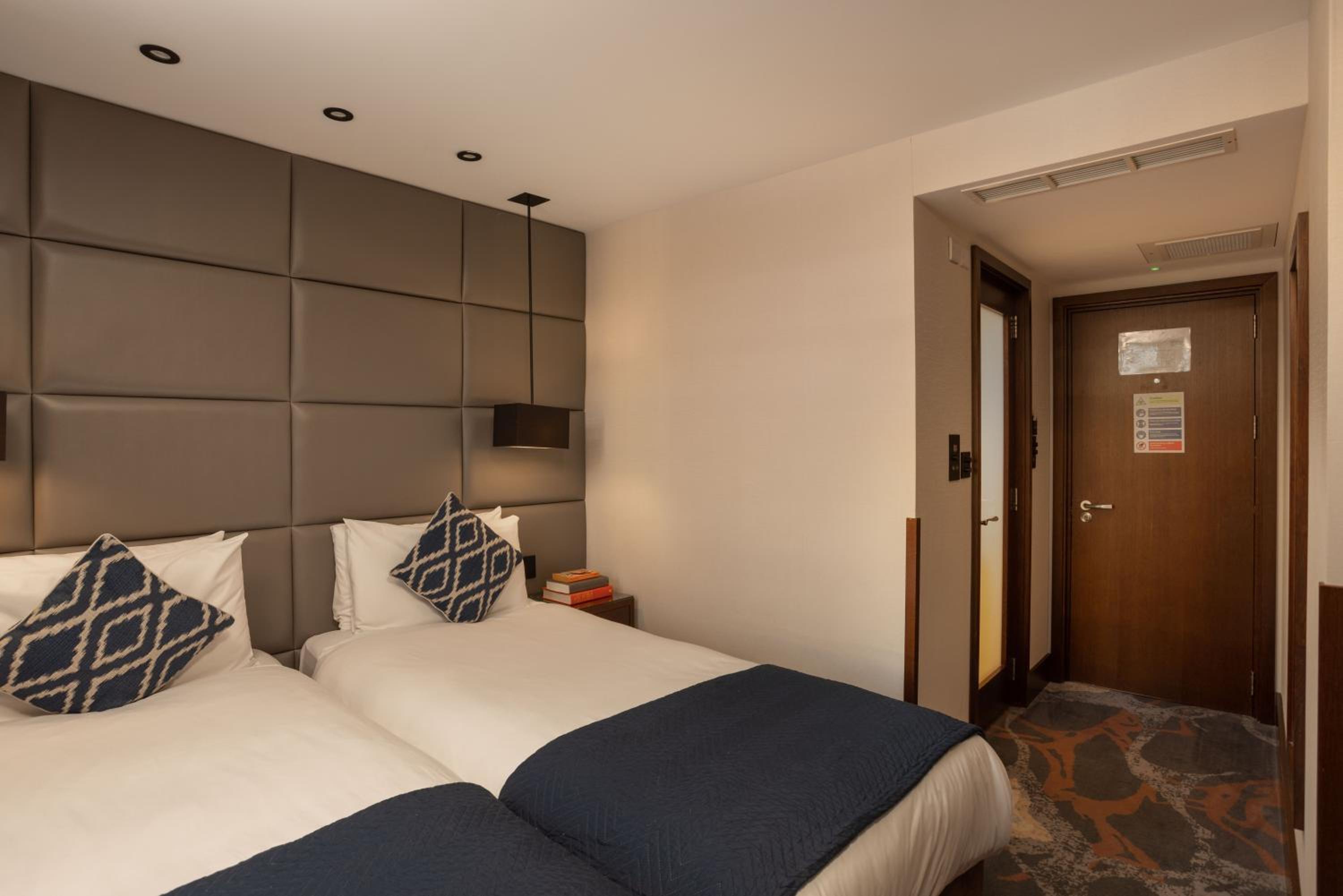 Deluxe Double Room photo 2