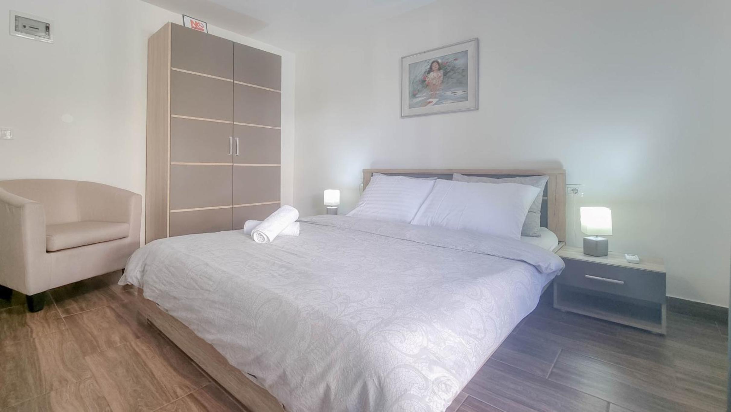 Double Room with Patio photo 1