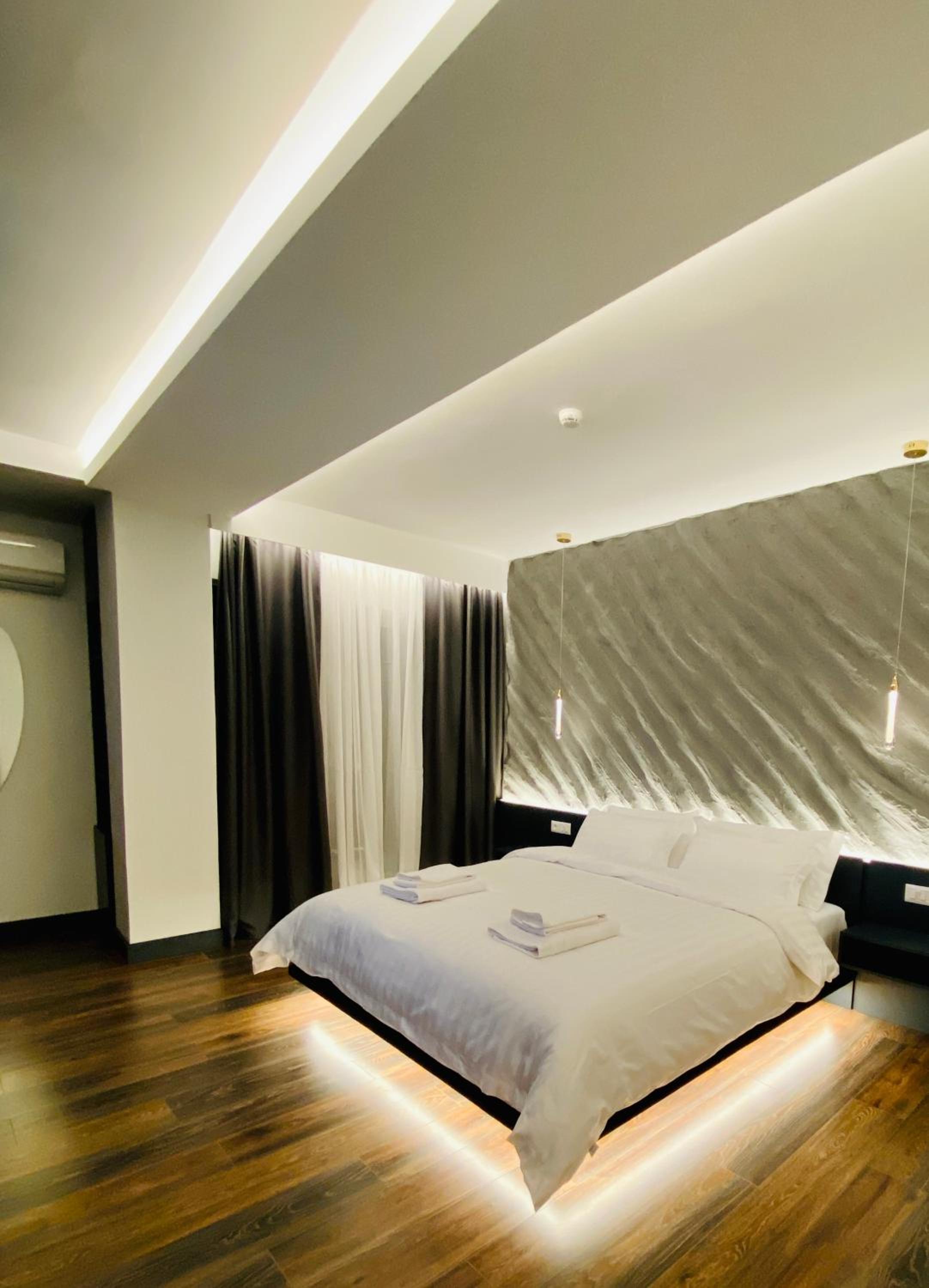 Deluxe Double Room with Balcony photo 1