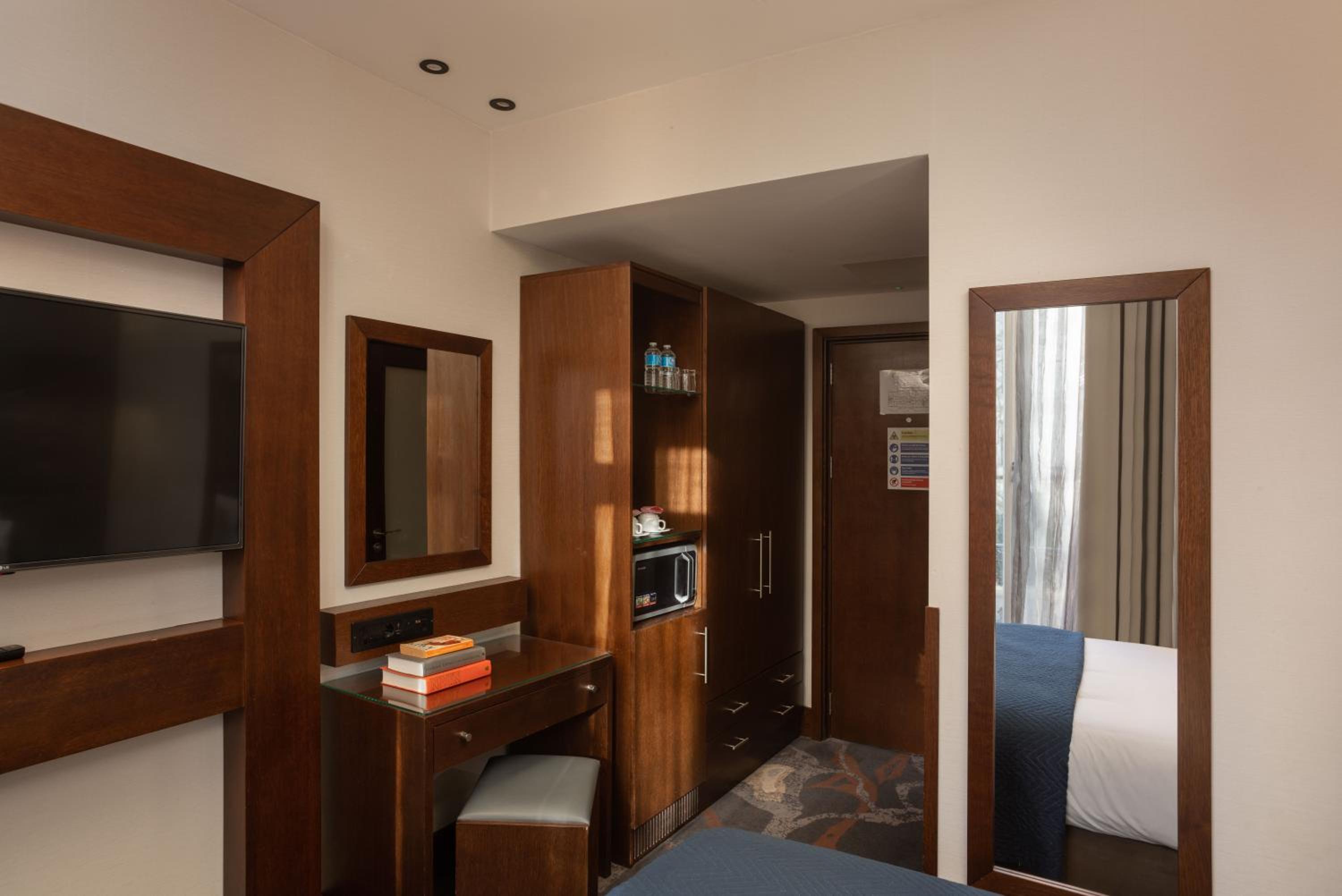 Compact Double Room — the supplier's photographs — photo 4