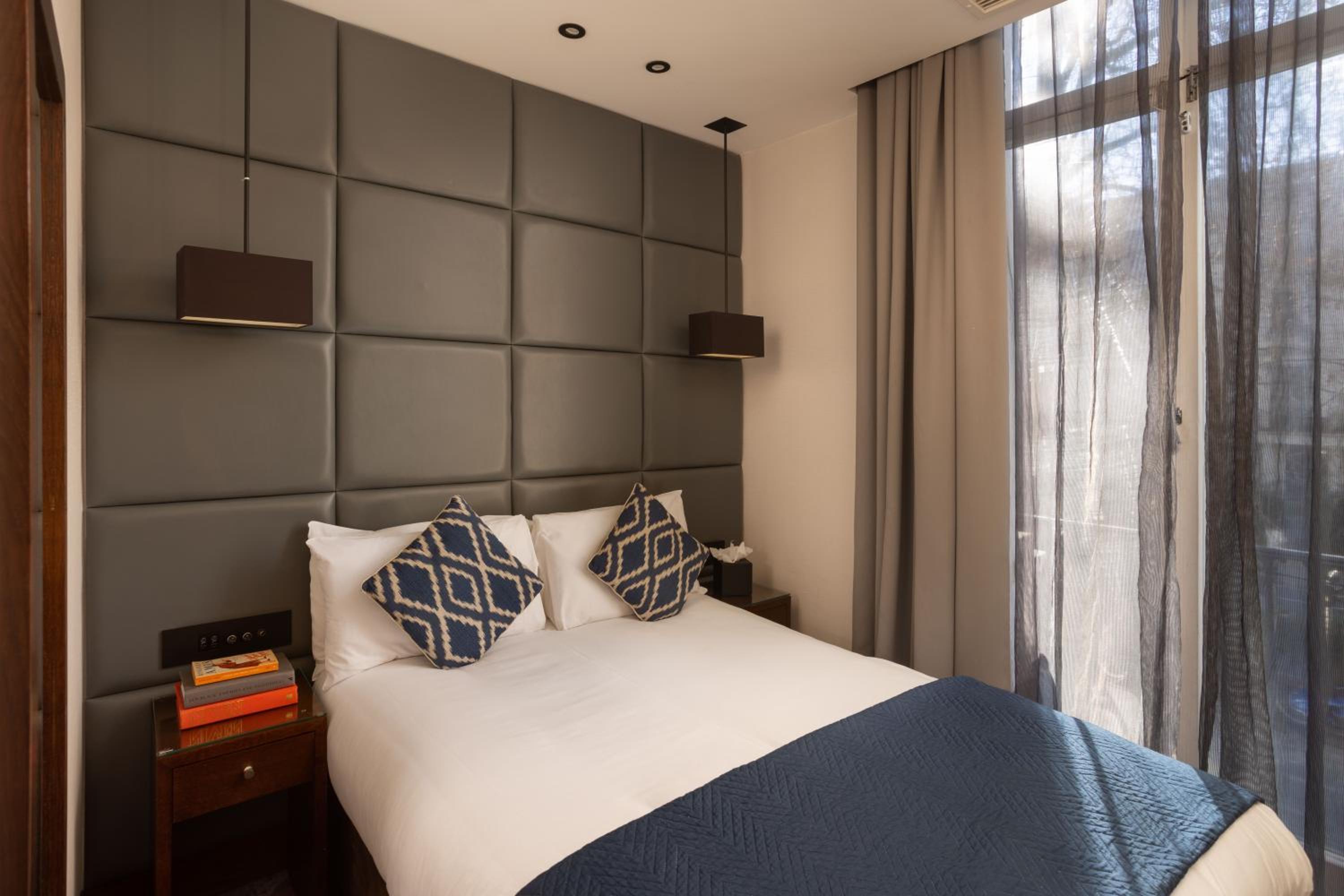 Compact Double Room photo 1