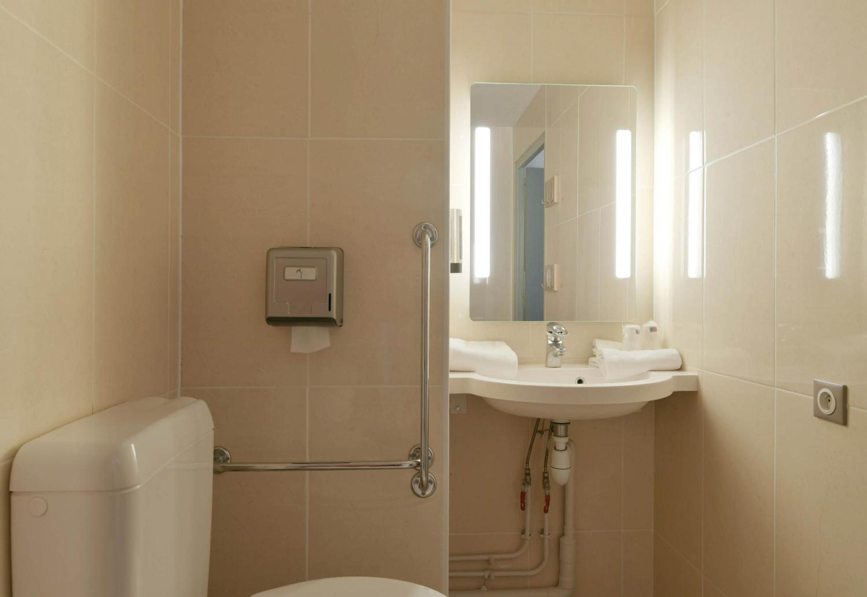 Double Room - Disability Access - Photo 3