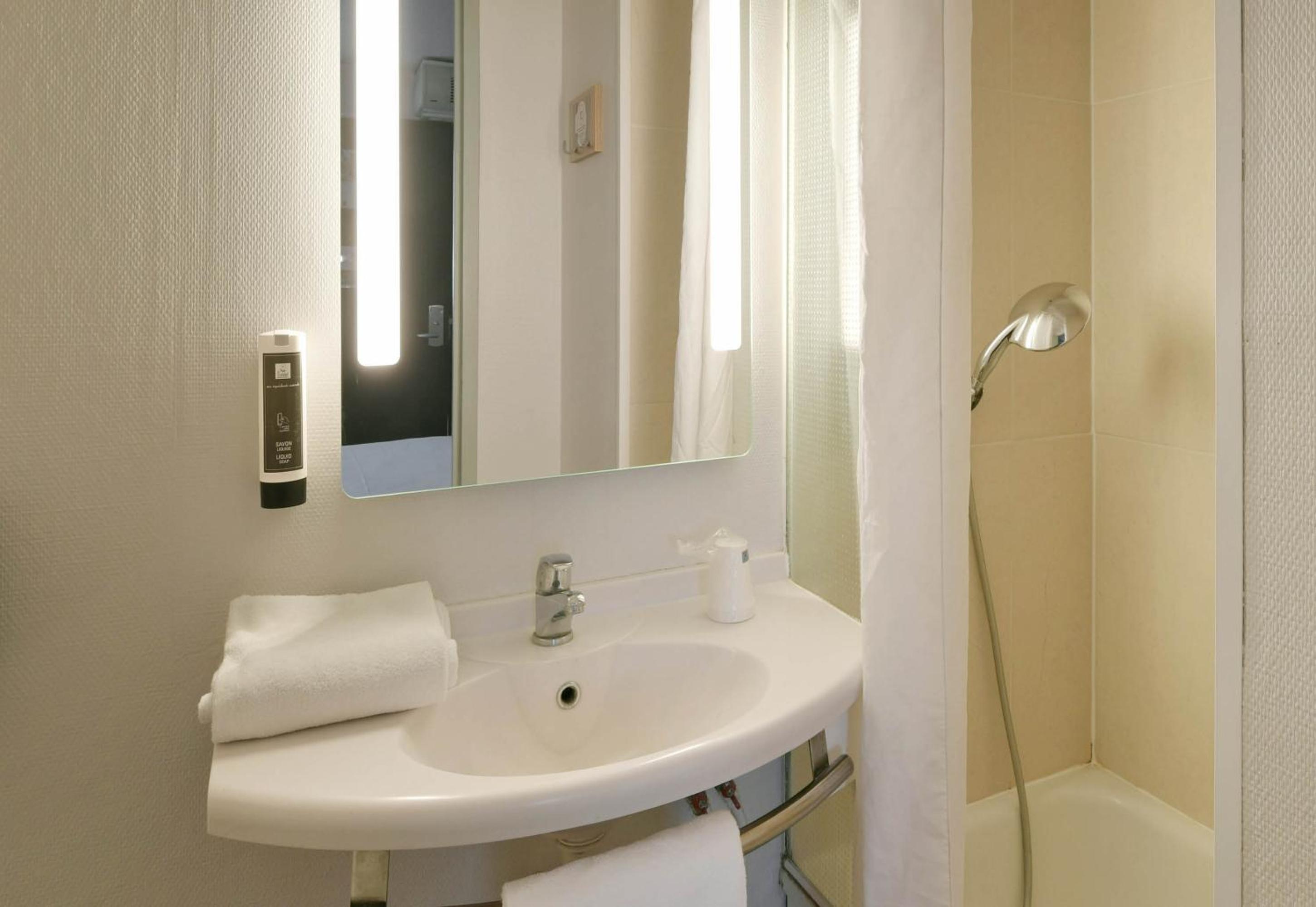 Quadruple Room - Photo 6