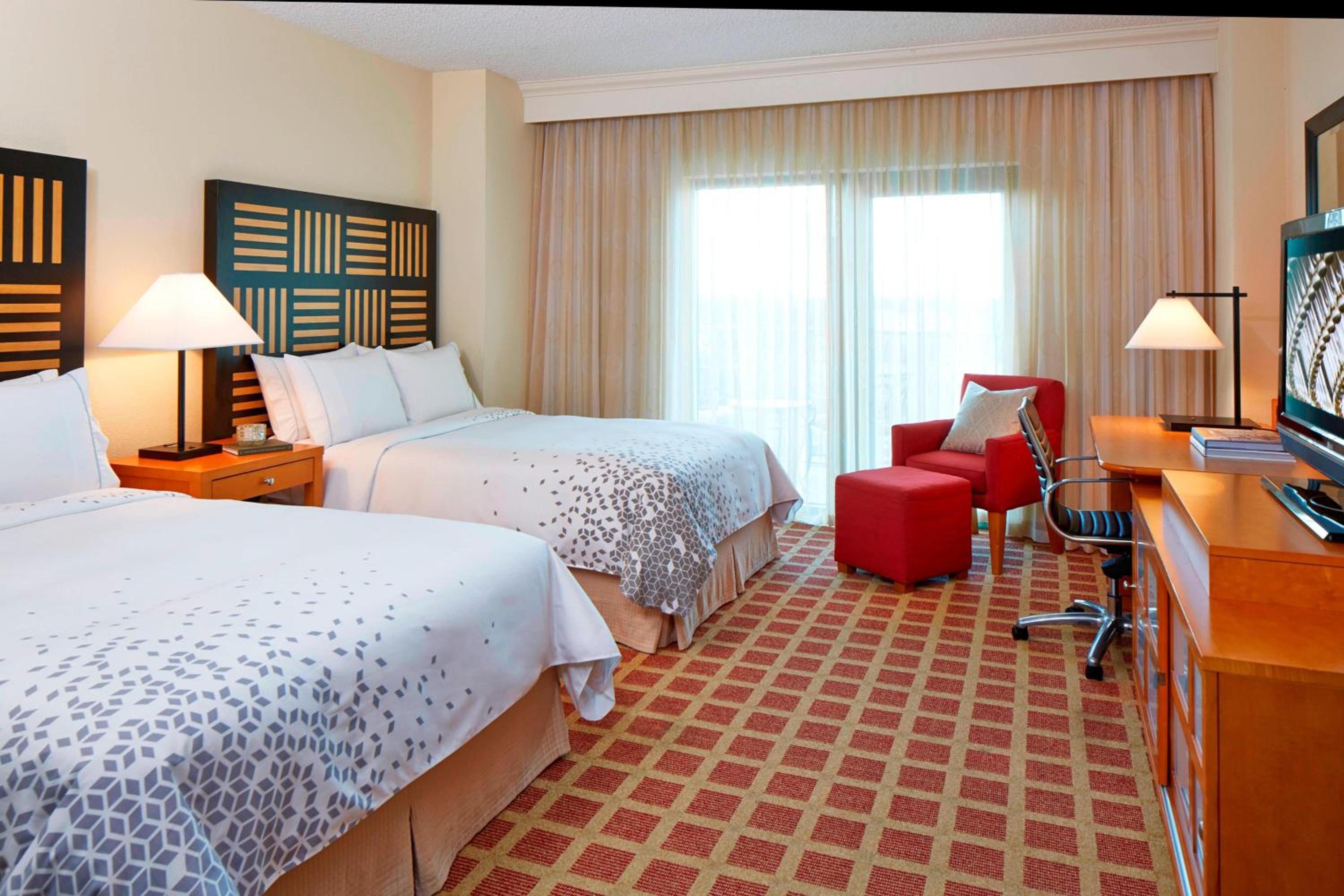 Guest Room with Two Double Beds - Photo 6