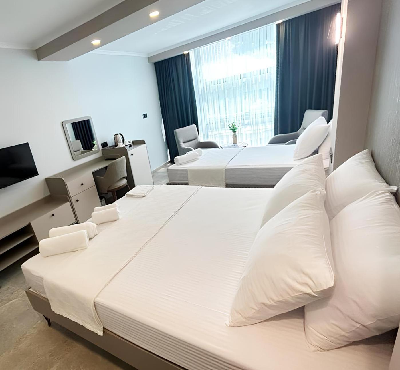 Standard Twin Room - Photo 6