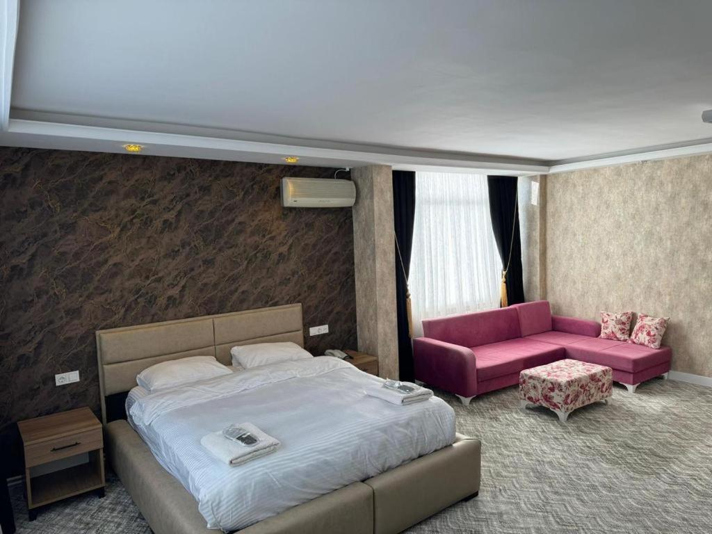 Large Double Room - Photo 27